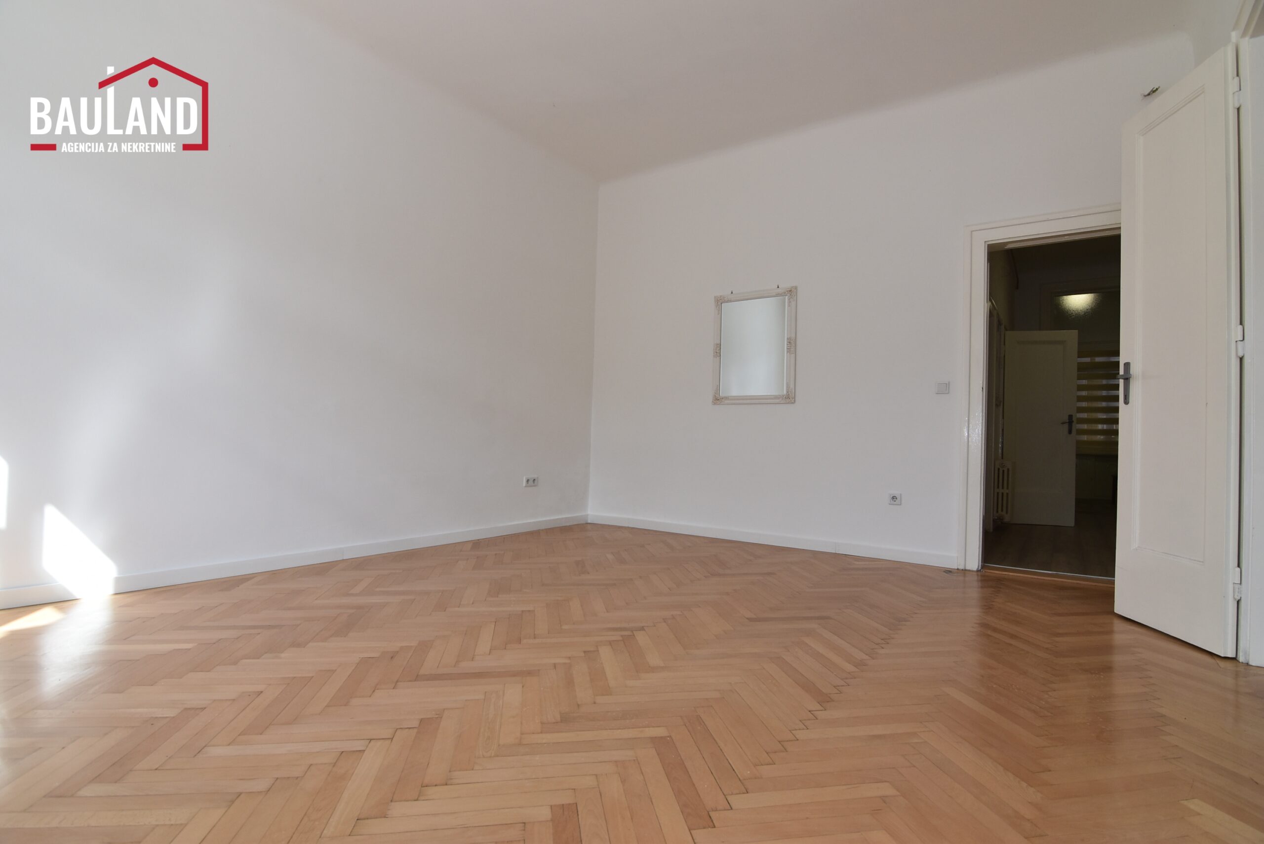 2 poslovni prostor za najam 80m2 Centar