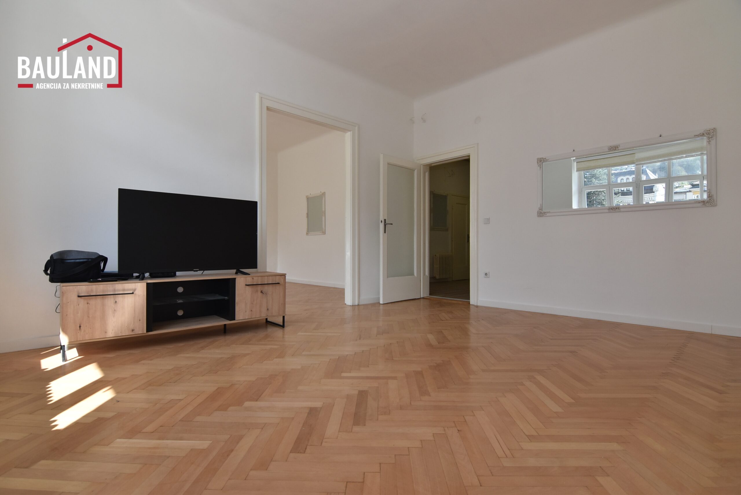 6 poslovni prostor za najam 80m2 Centar