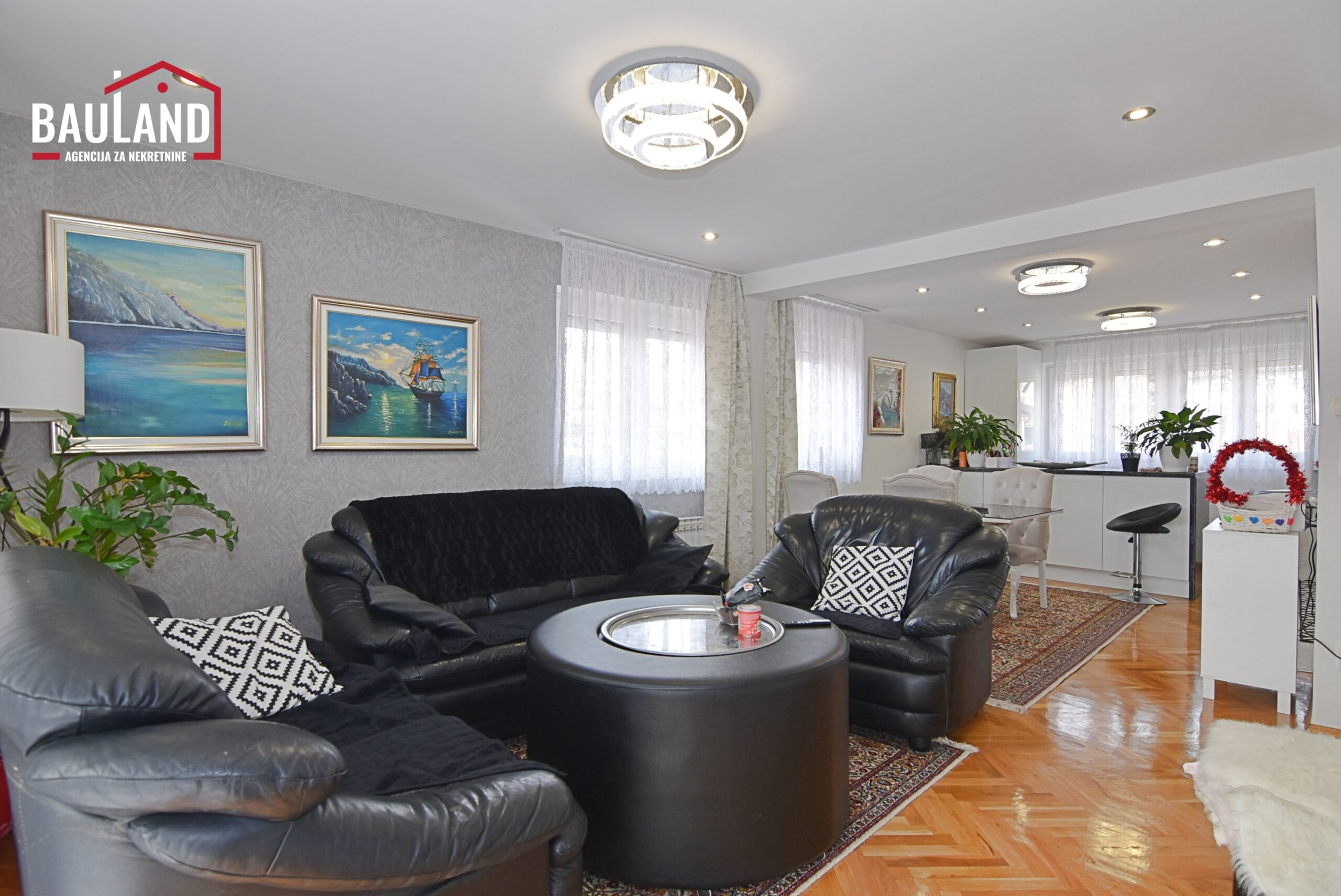 1 četverosoban stan za prodaju 97m2 III sprat