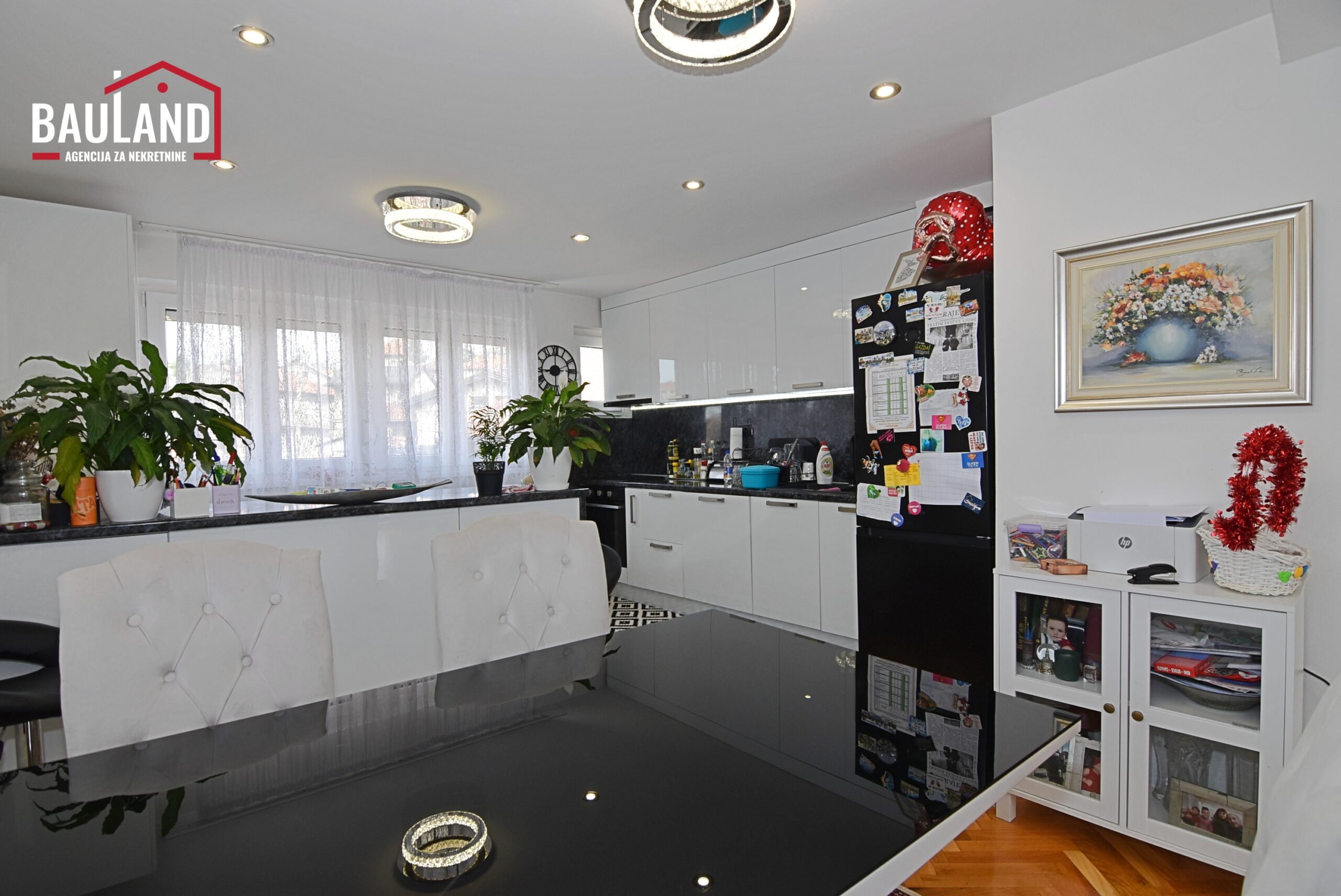 5 na prodaju četverosoban stan u ulici Safvet Bbega Bašagića