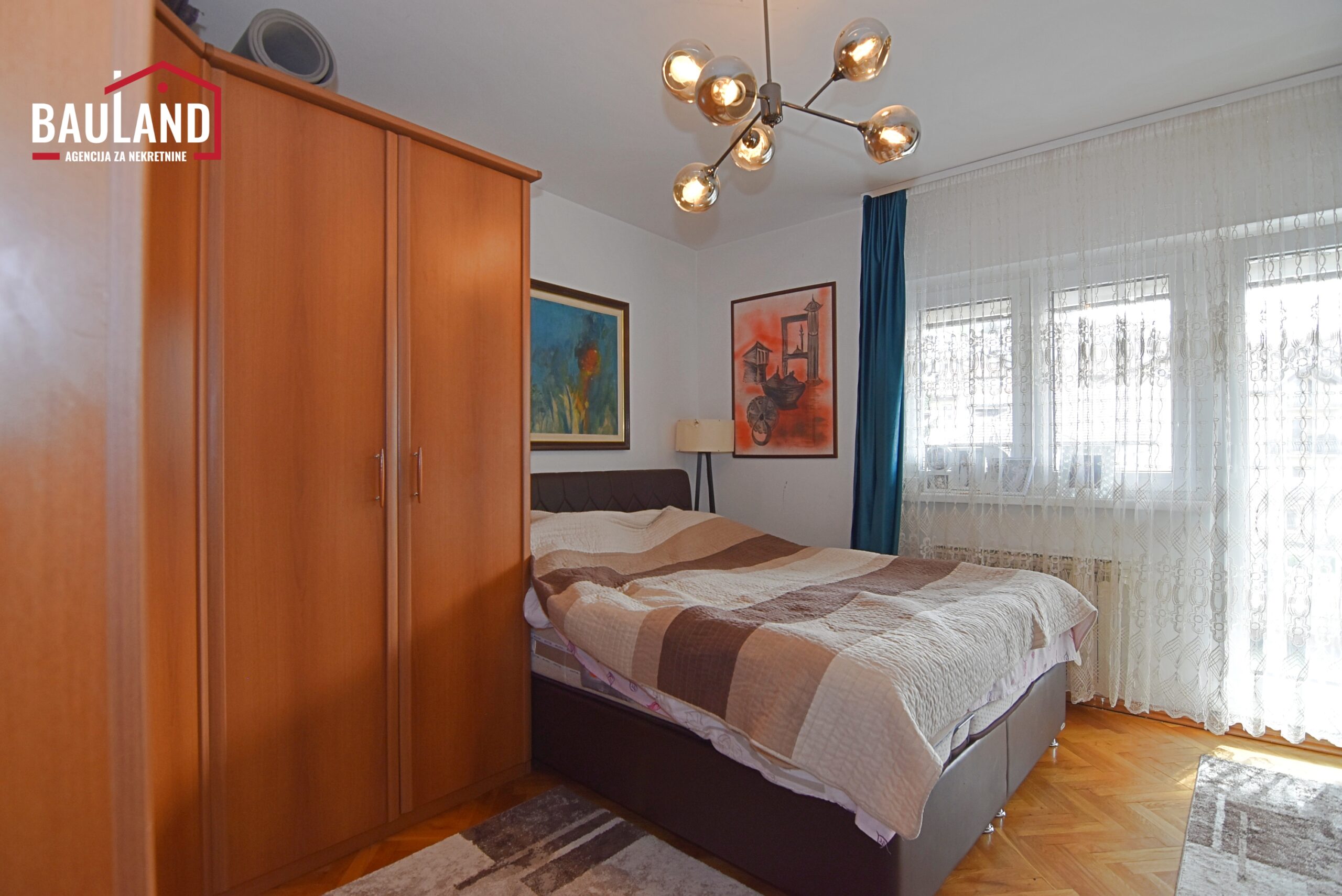 9 prodaja stana 97m2 III sprat Stari Grad