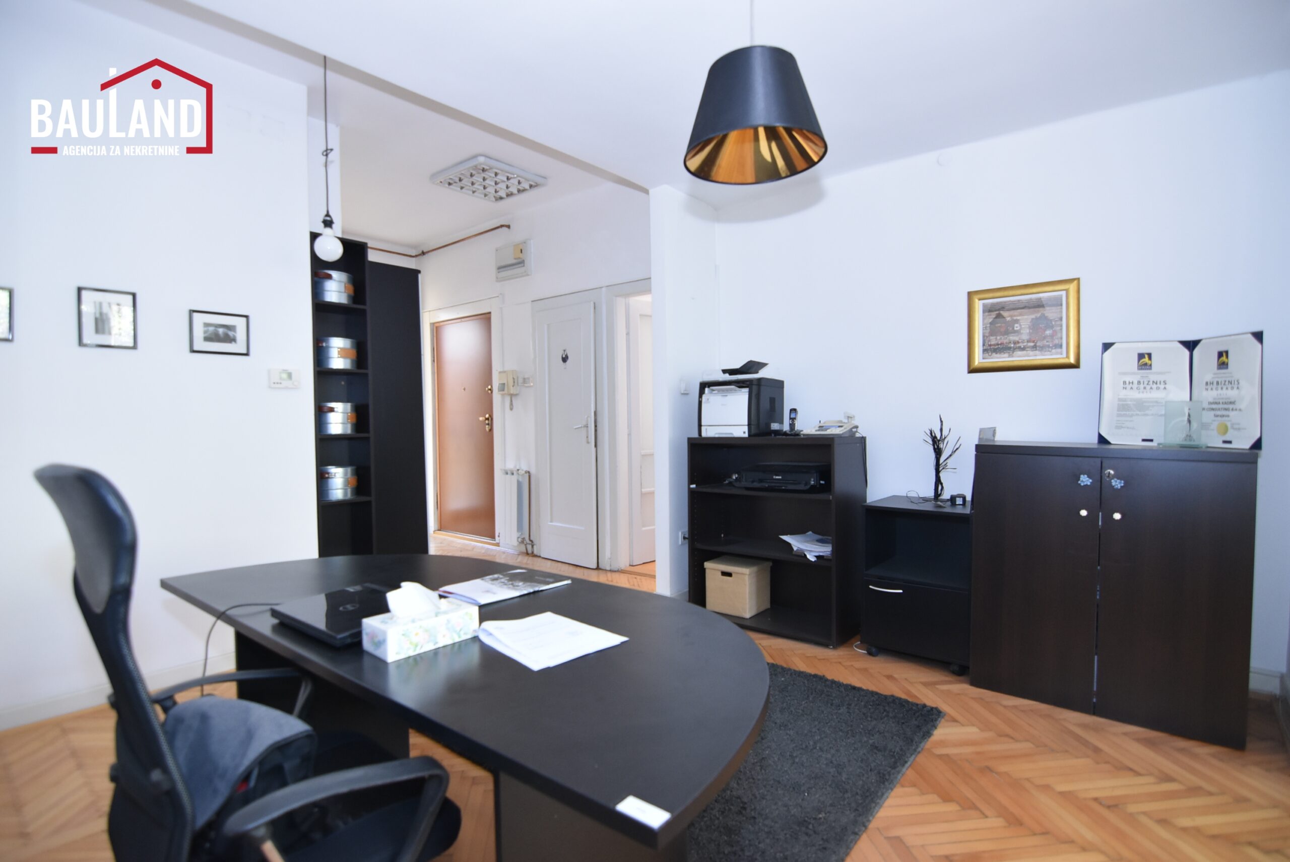 6 poslovni prostor za najam površine 100m2 II sprat Centar