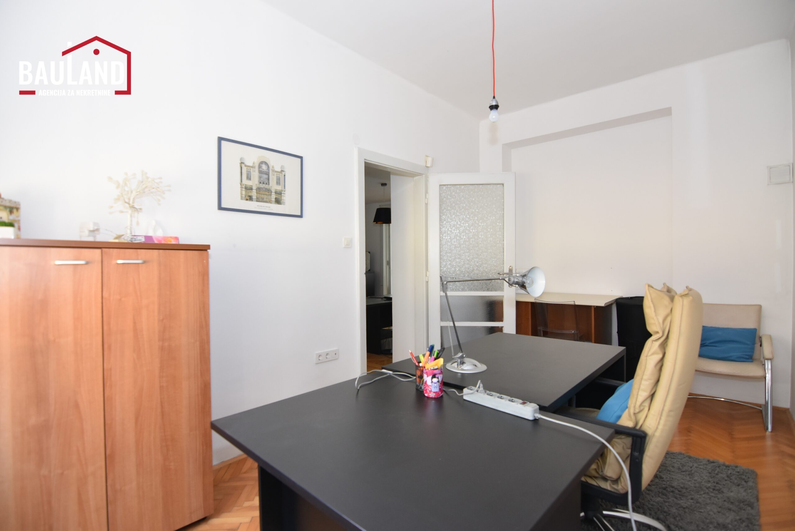 11 poslovni prostor za najam površine 100m2 ul. Branilaca Sarajeva