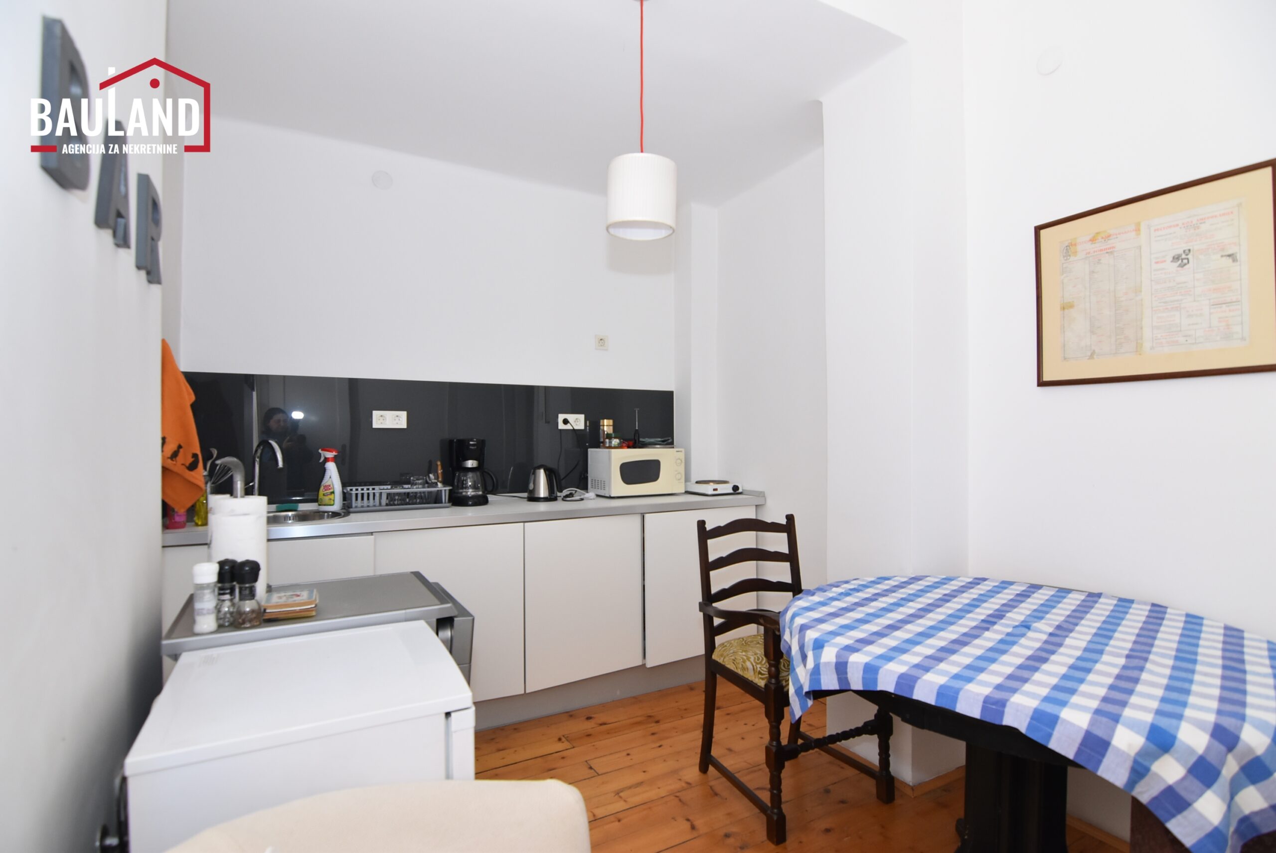 13 iznajmljuje se poslovni prostor u ulici Branilaca Sarajeva Općina Centar