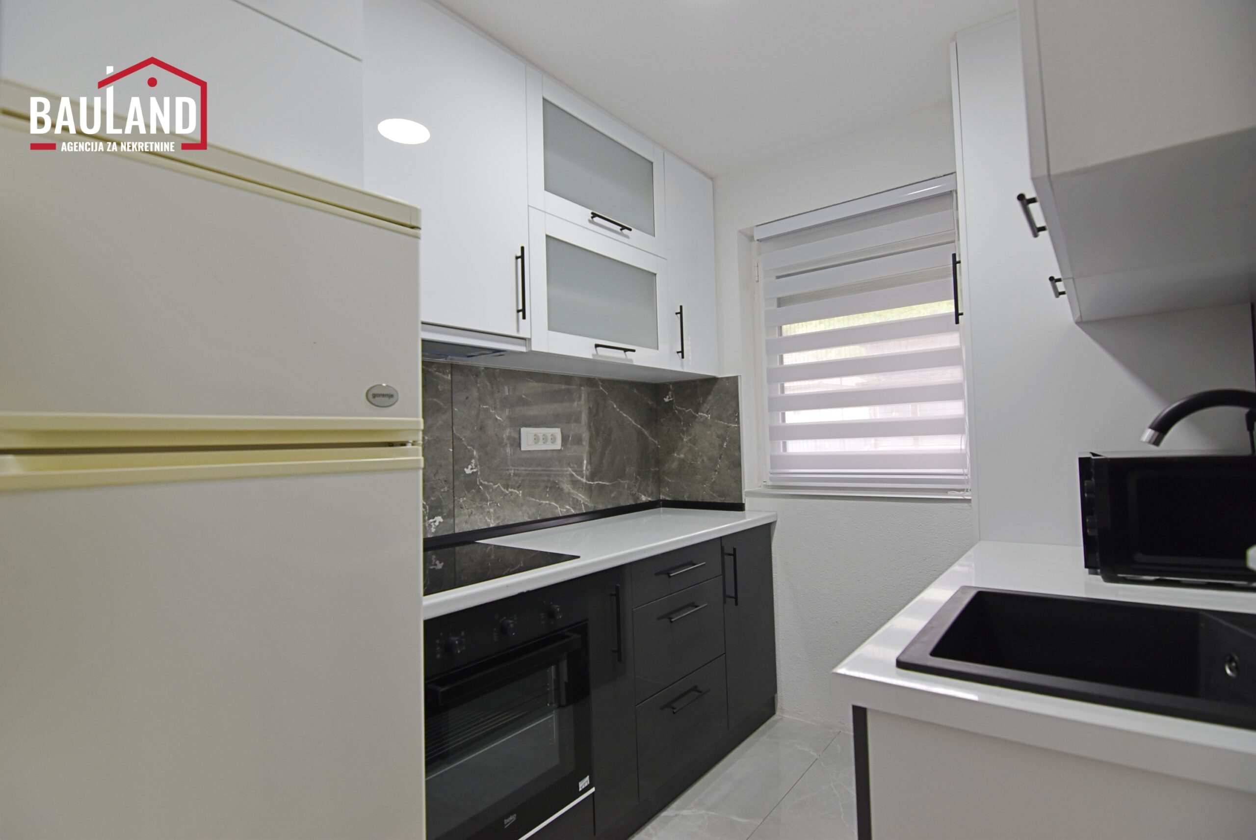 4 izdaje se na duži vremenski period stan u sklopu kuće u Hrasnici Ilidža