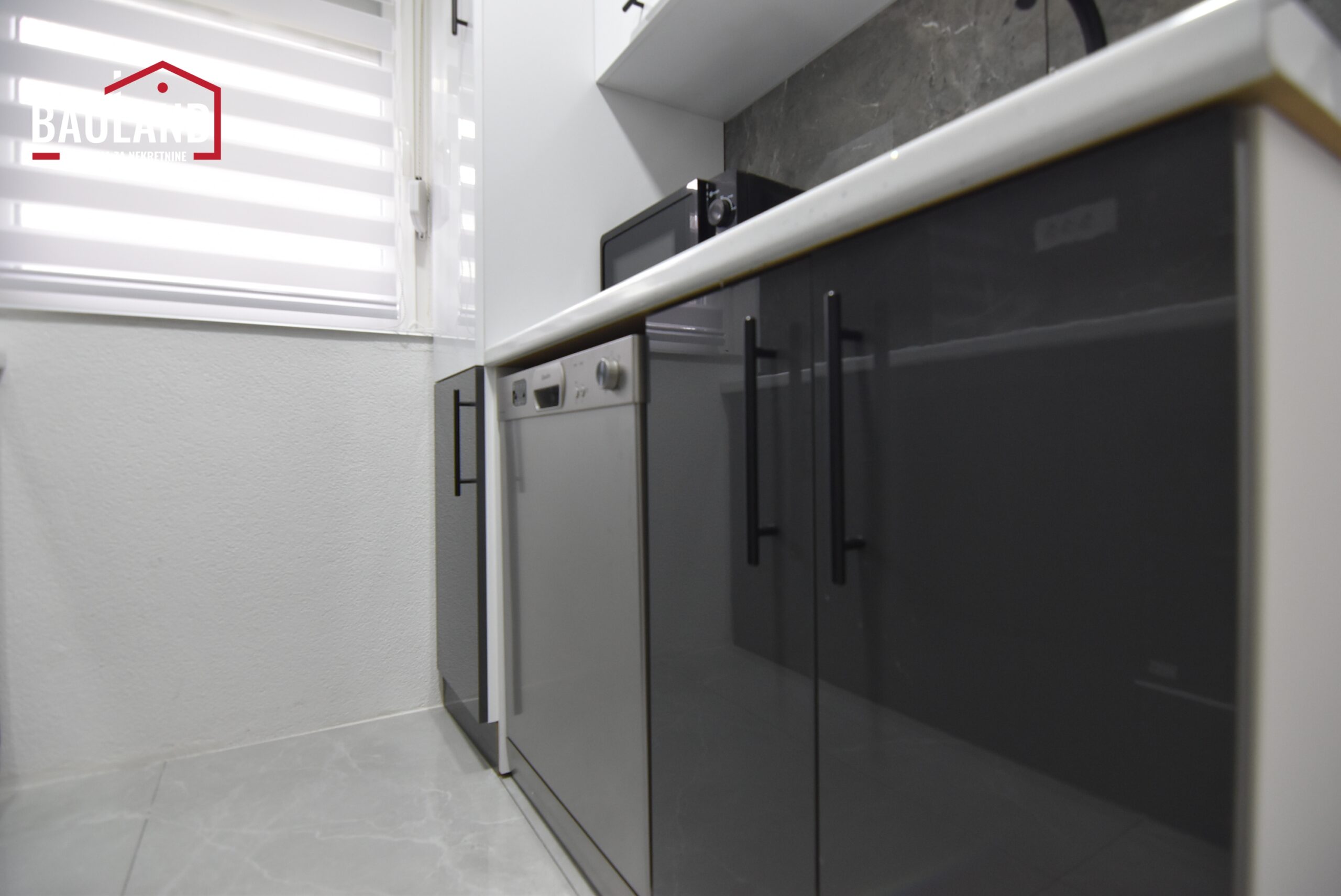 7 iznajmljuje se stan površine 80m2 u sklopu kuće Hrasnica