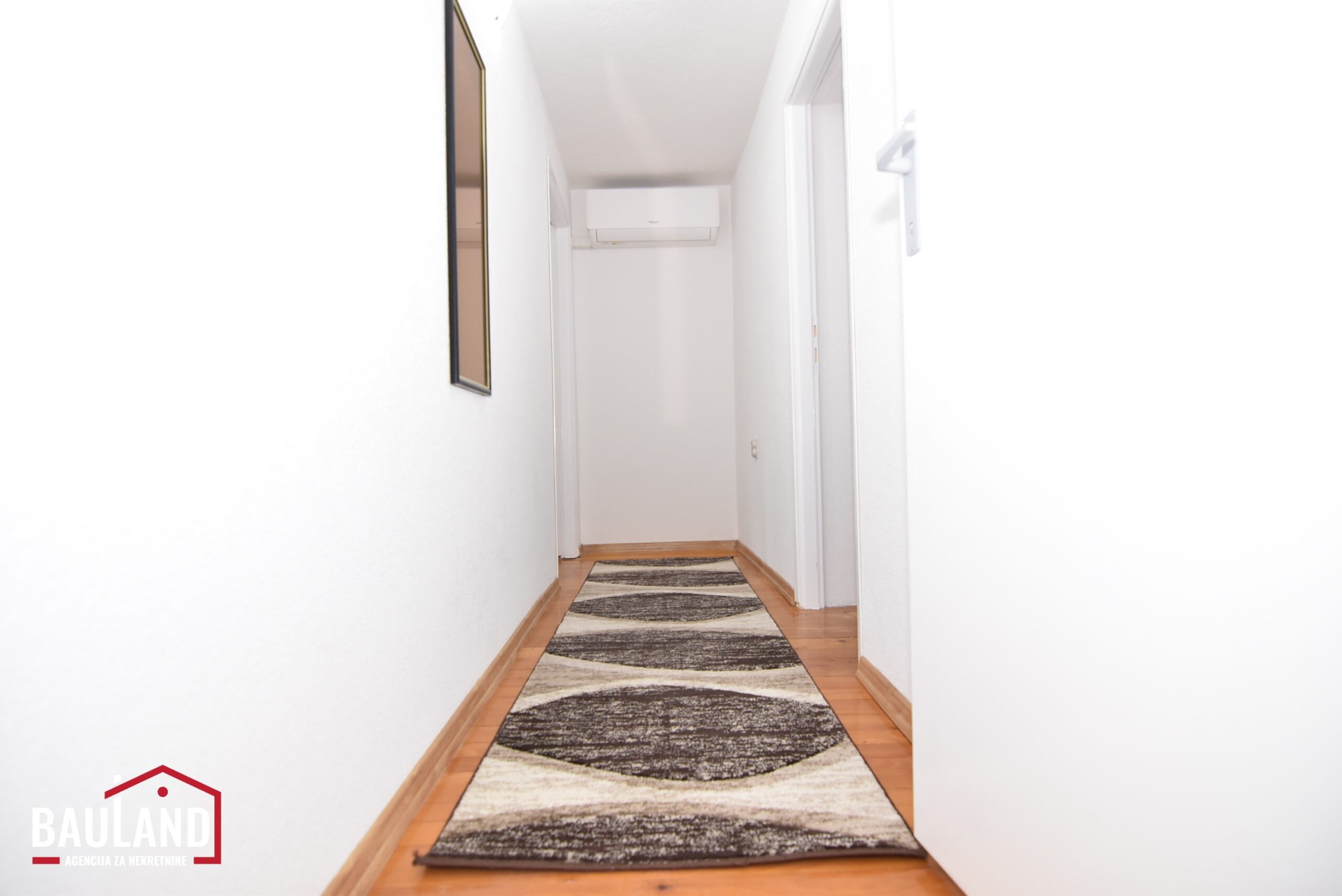 12 iznajmljuje se stan na duži vremenski period Hrasnica Ilidža