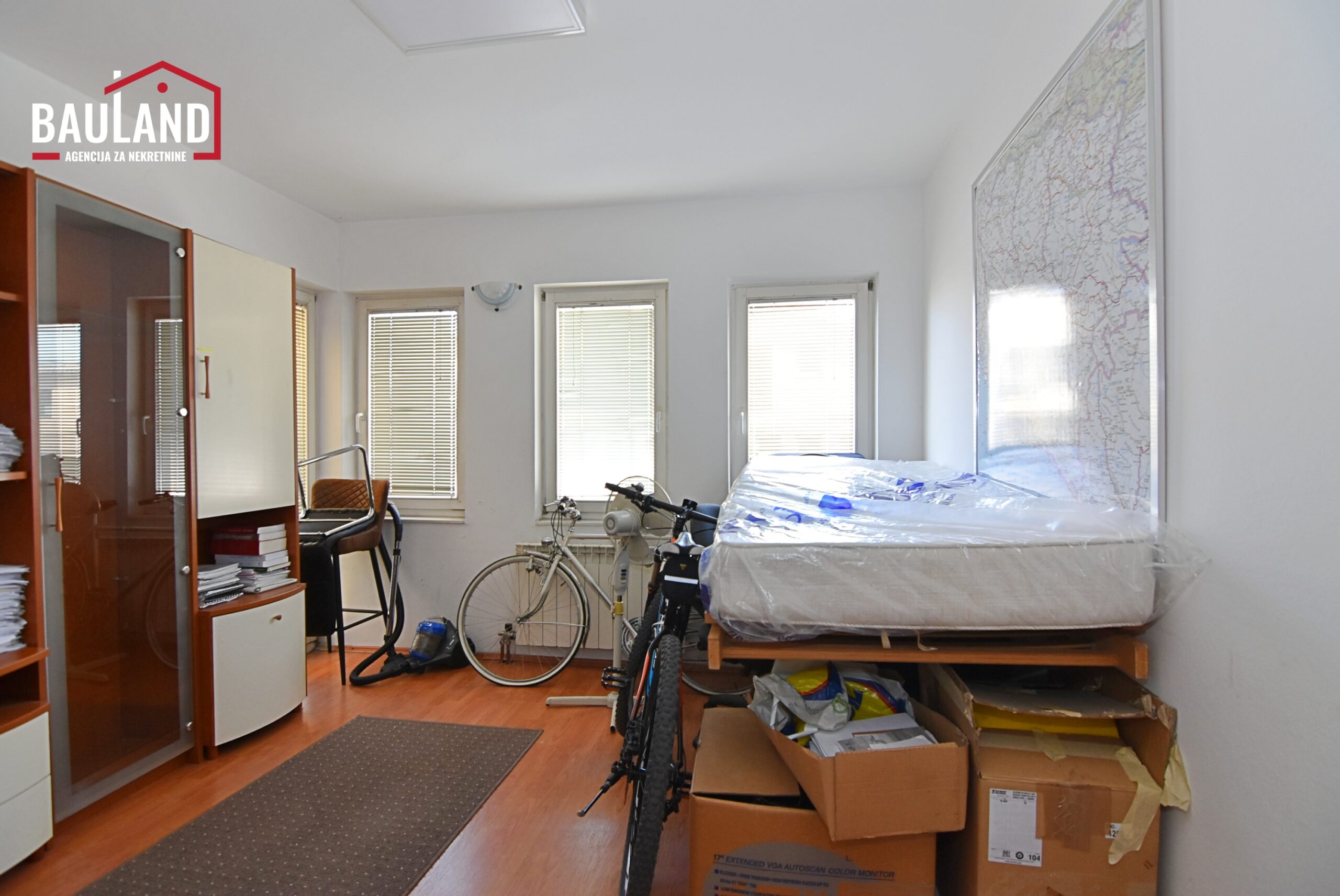 4 poslovni prostor za najam 50m2 prizemlje ul. Pavla Lukača