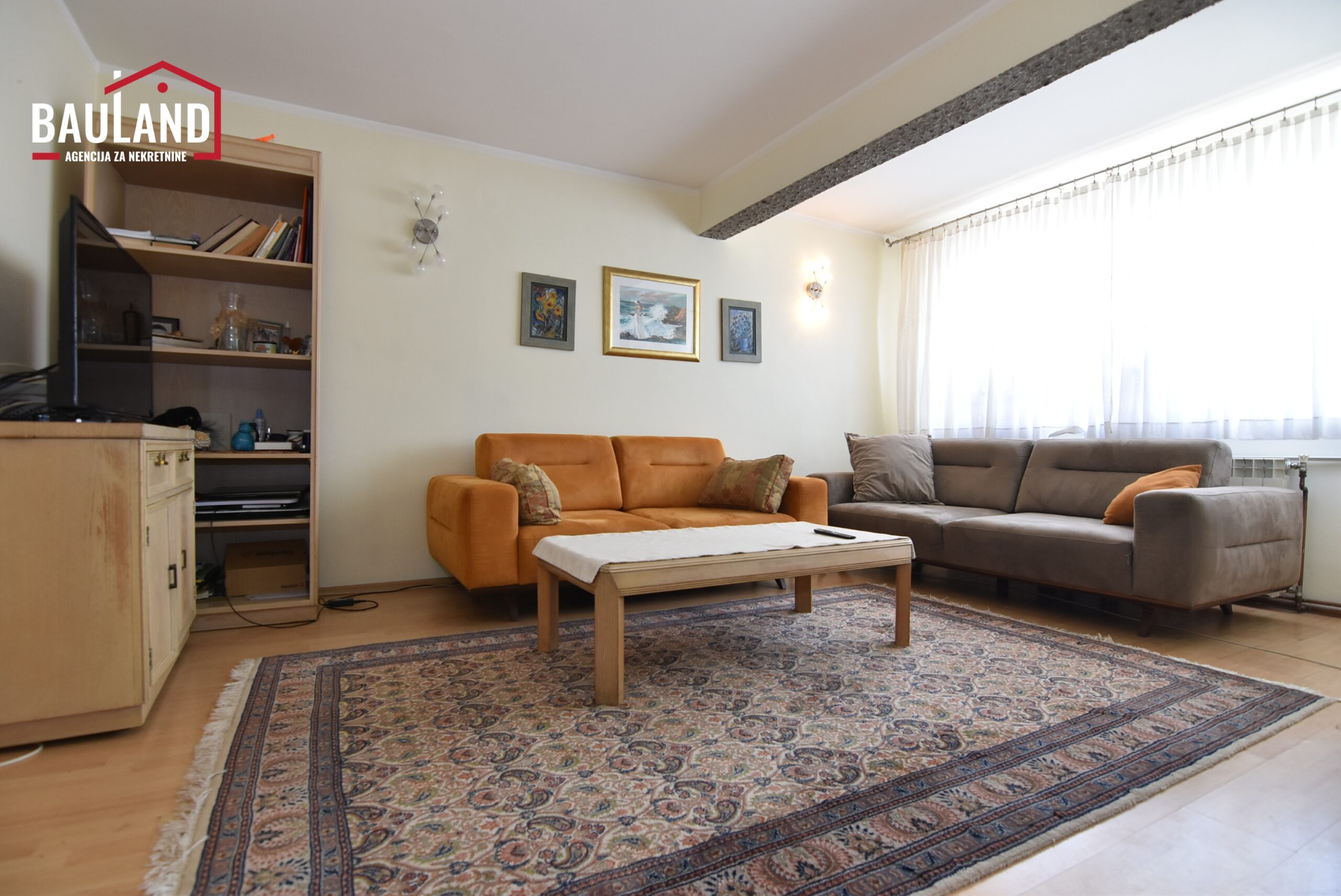 3 stan za prodaju 106m2 V sprat Grbavica Novo Sarajevo