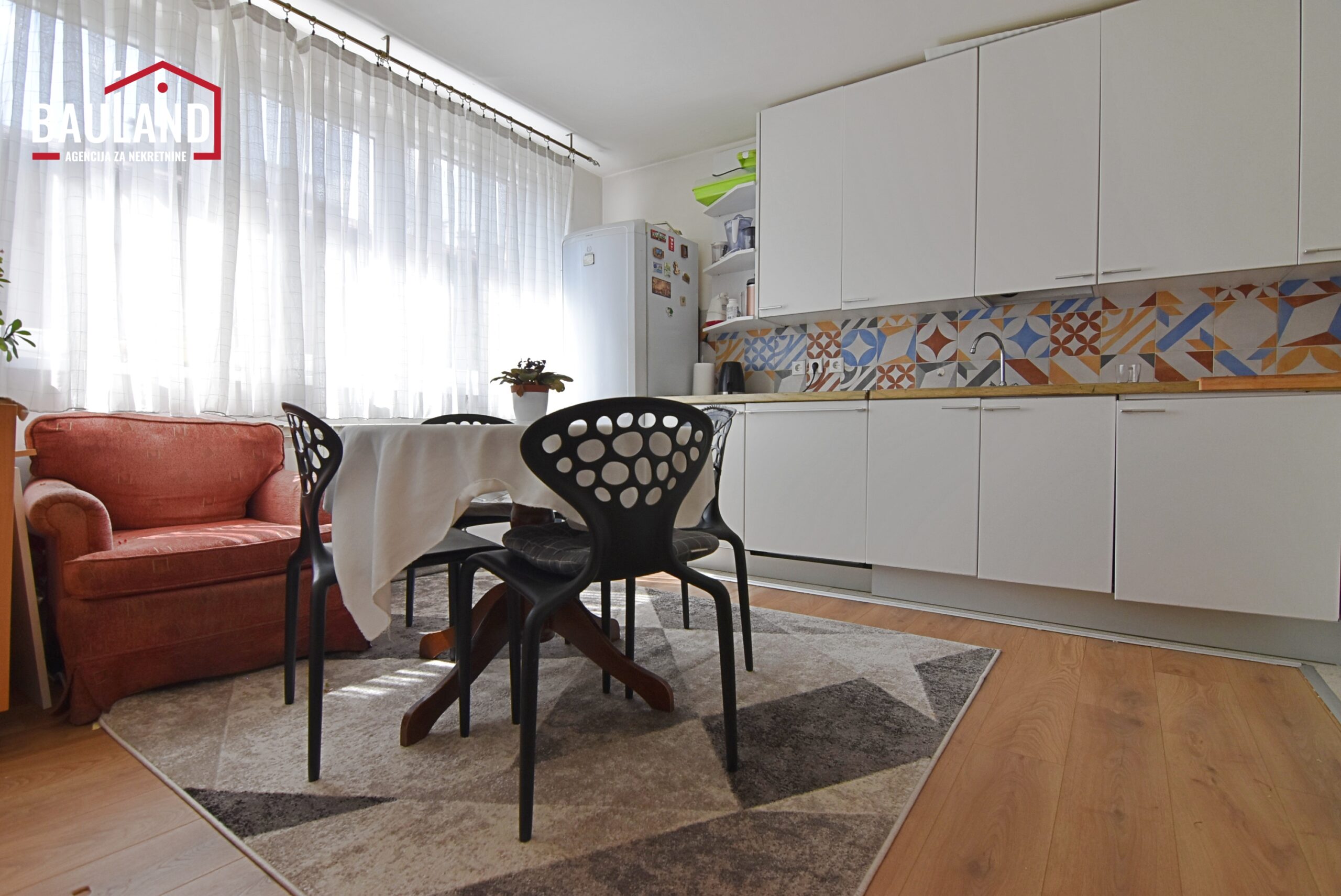 7 stan za prodaju u ulici Behdžeta Mutevelića naselje Grbavica