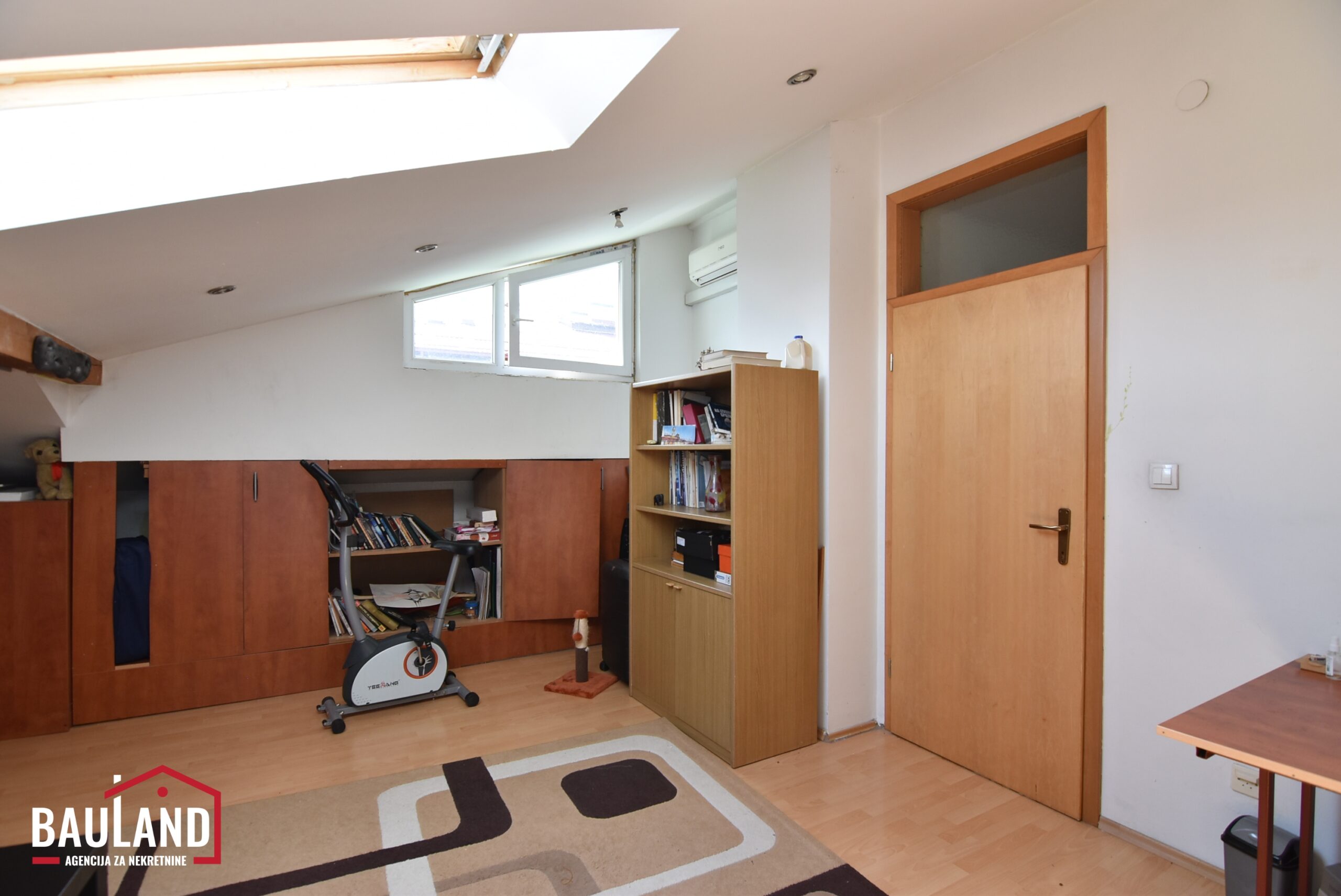 17 stan za prodaju u ulici Behdžeta Mutevelića naselje Grbavica