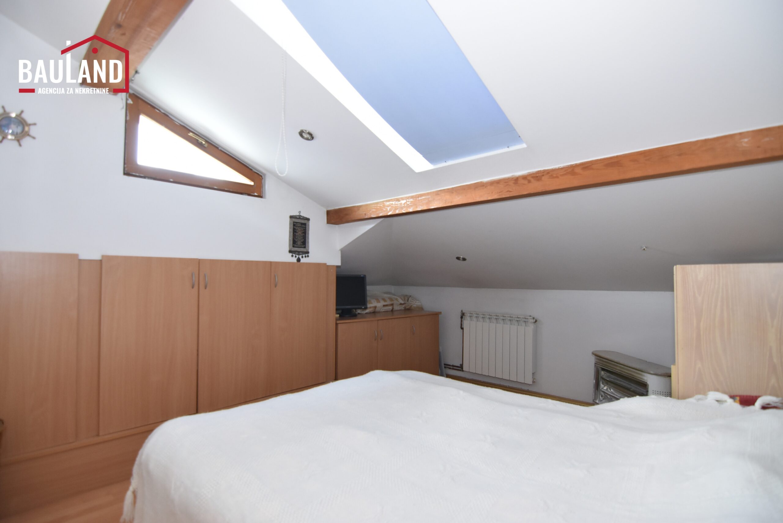 20 stan za prodaju Grbavica 106m2 V sprat