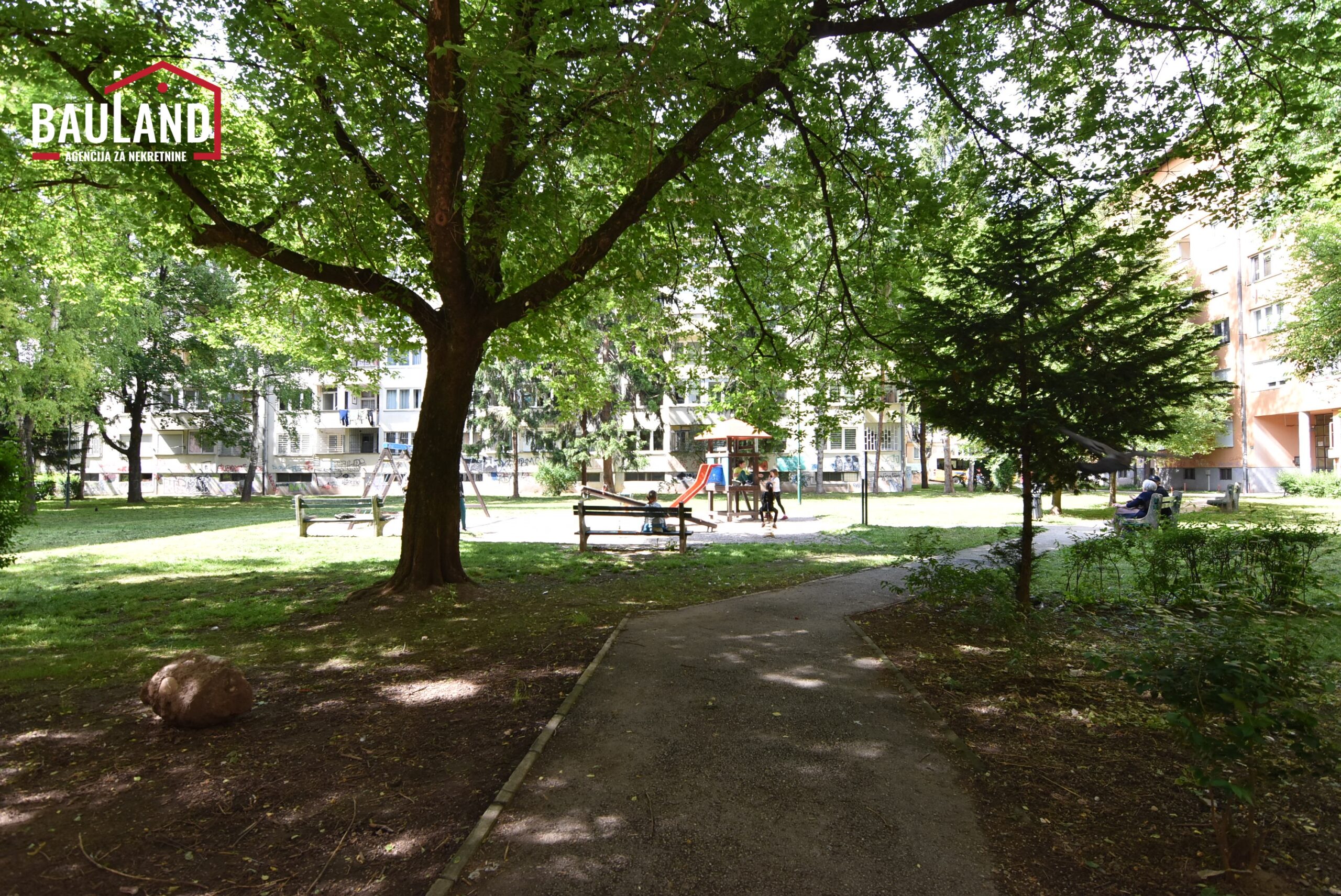 24 stan za prodaju Grbavica Novo Sarajevo