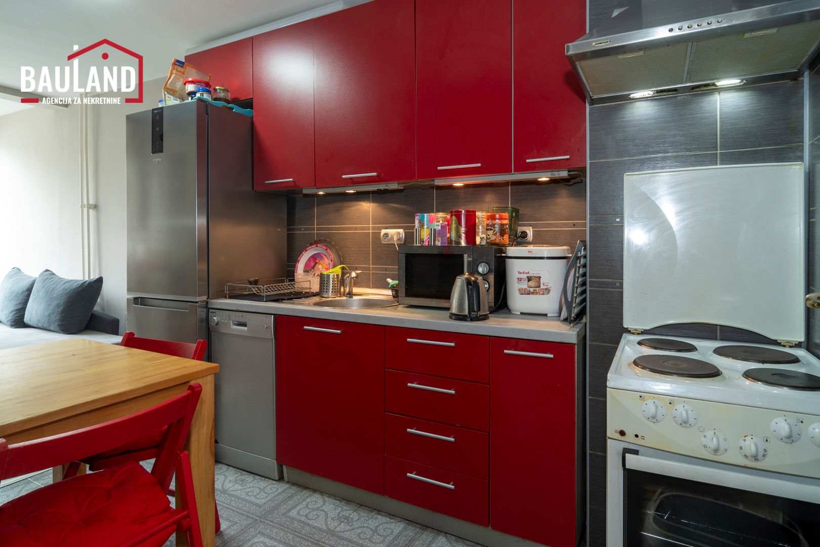 5 stan za prodaju na Čengić Vili površine 53m2 visoko prizemlje