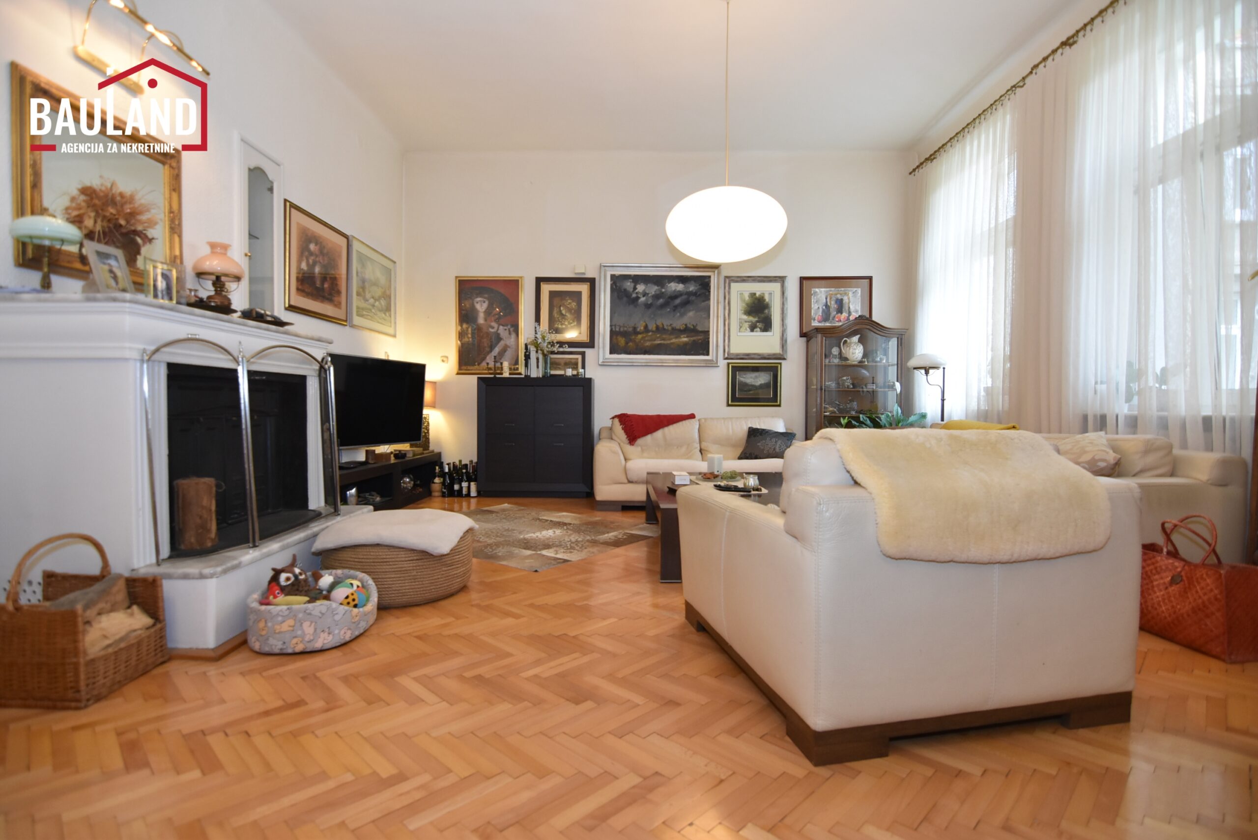 2 stan za prodaju površine 110m2 I sprat ul. Mis Irbina Centar