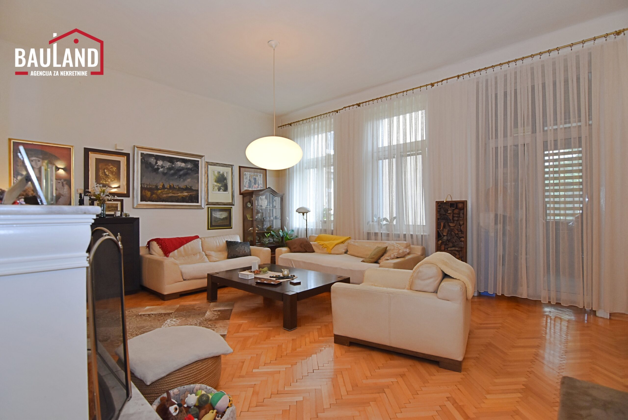 3 na prodaju stan u Centru u ulici Mis Irbina