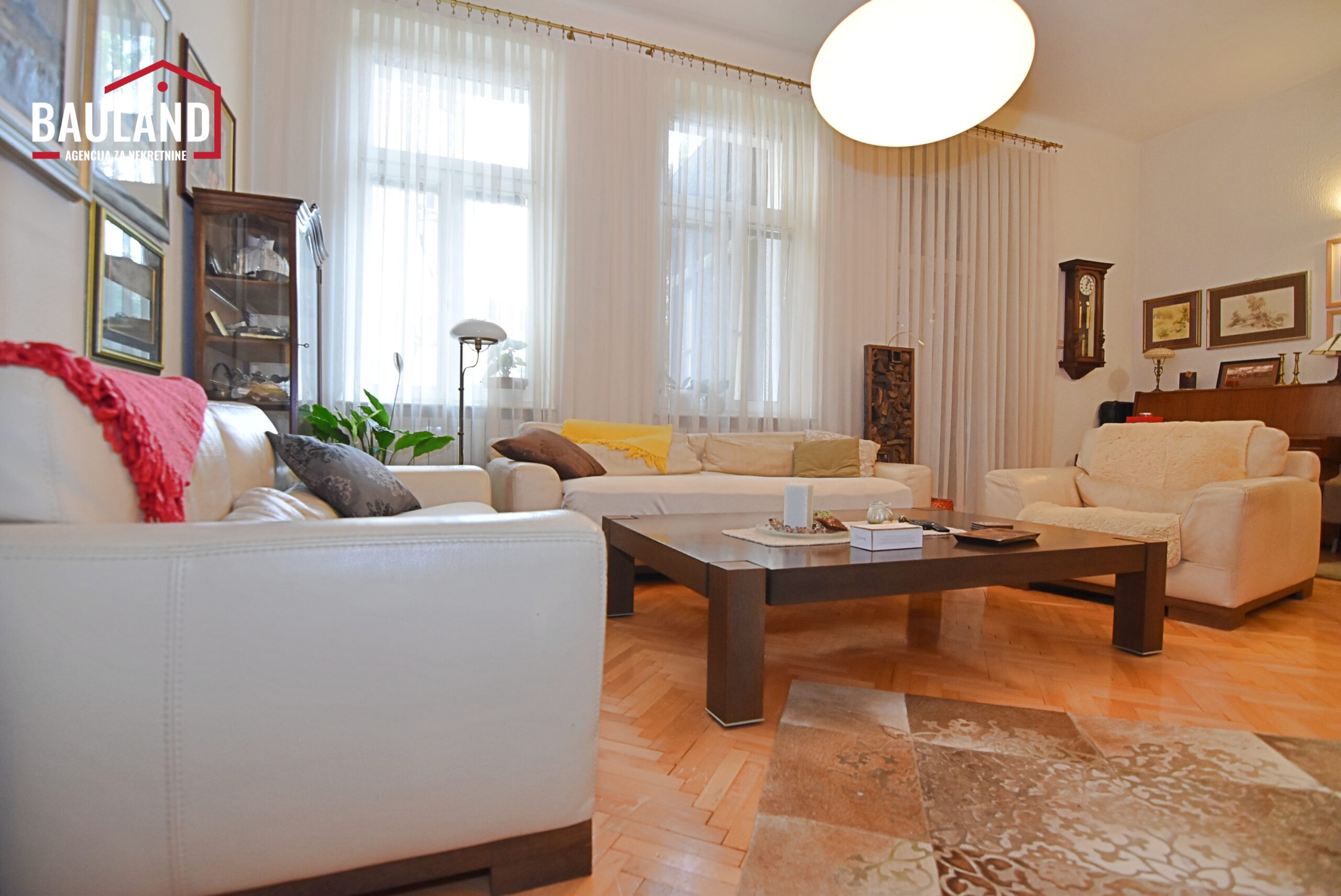 4 stan za prodaju Centar Mis Irbina preko puta ARIA centra