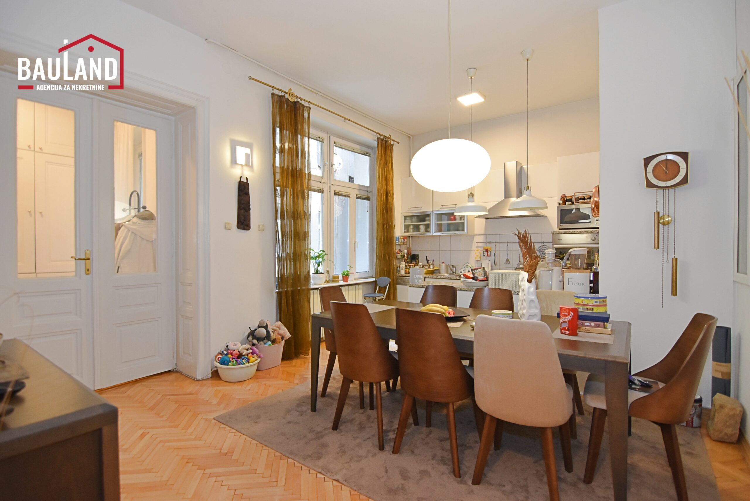 12 prodaje se četverosoban stan u Općini Centar