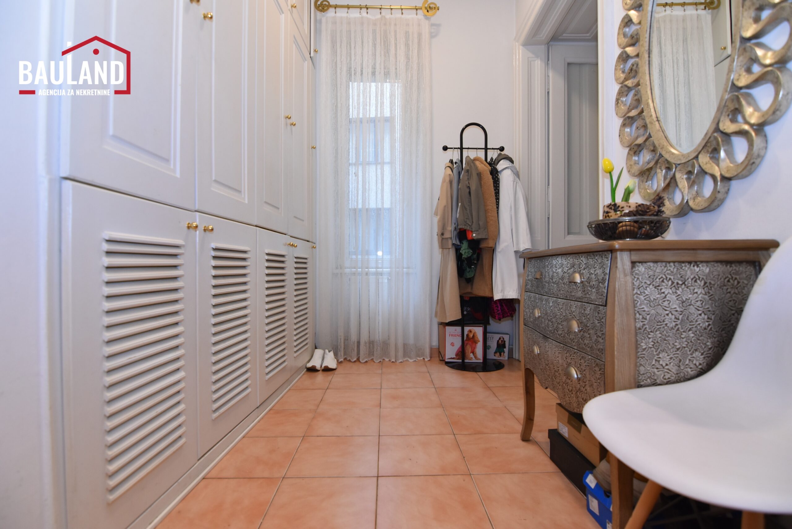 14 stan na prodaju Mis Irbina preko puta ARIA mall-a