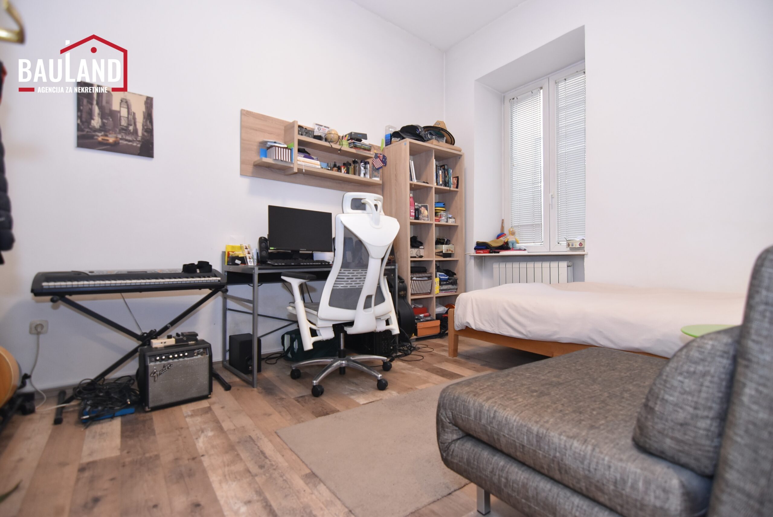 18 na prodaju stan površine 110m2 I sprat ul. Mis Irbina Općina Centar