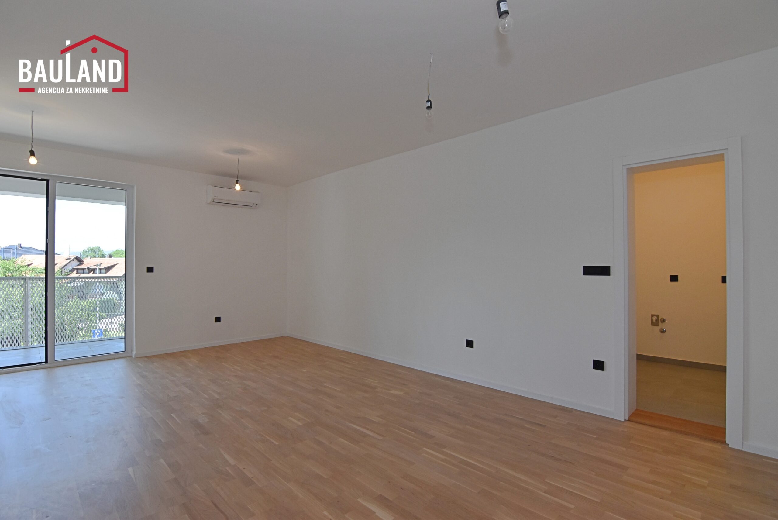 4 poslovni prostor za iznajmljivanje površine 81m2 II sprat lift balkon i parking mjesto