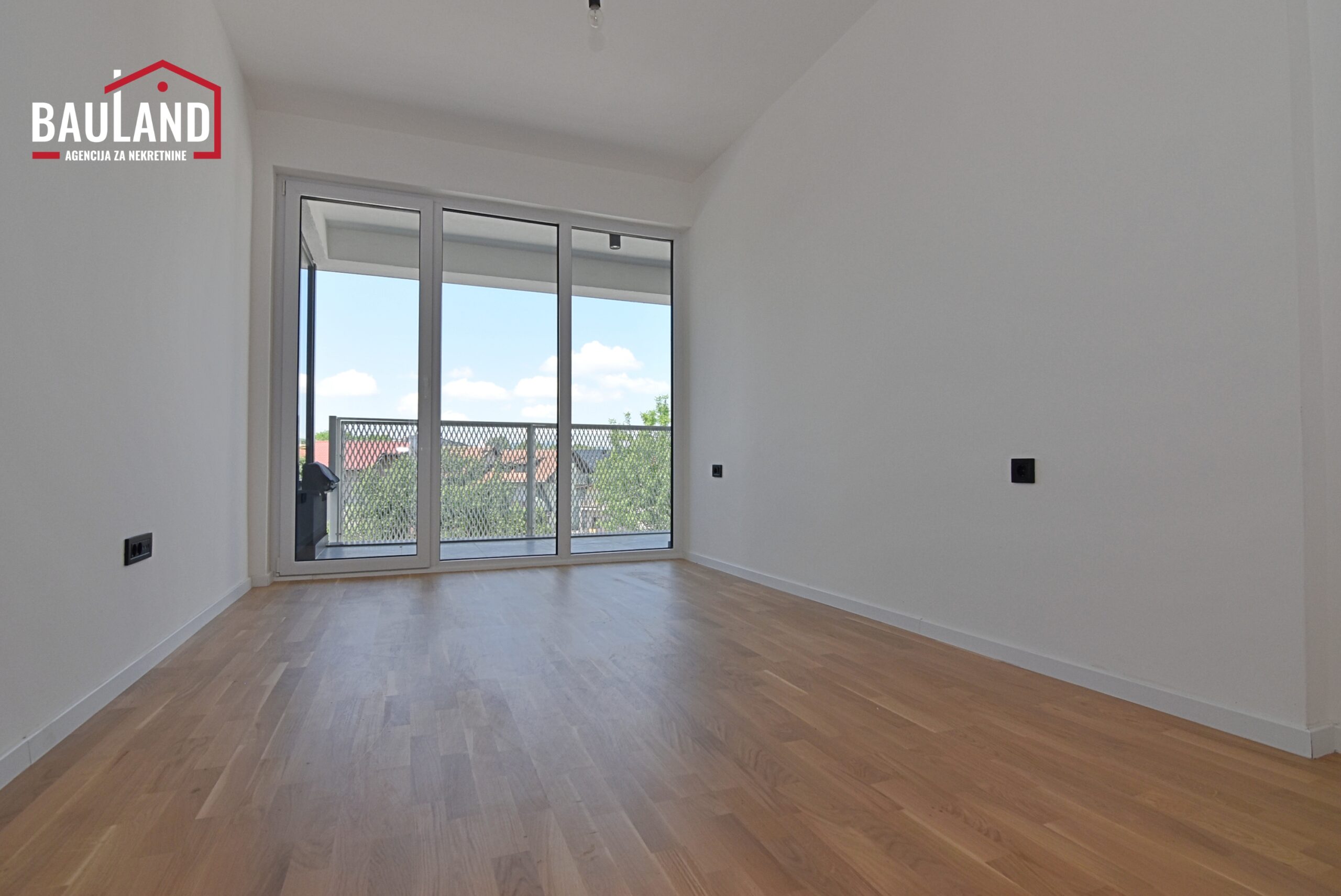 6 izdaje se poslovni prostor na duži period u Otesu u novogradnji