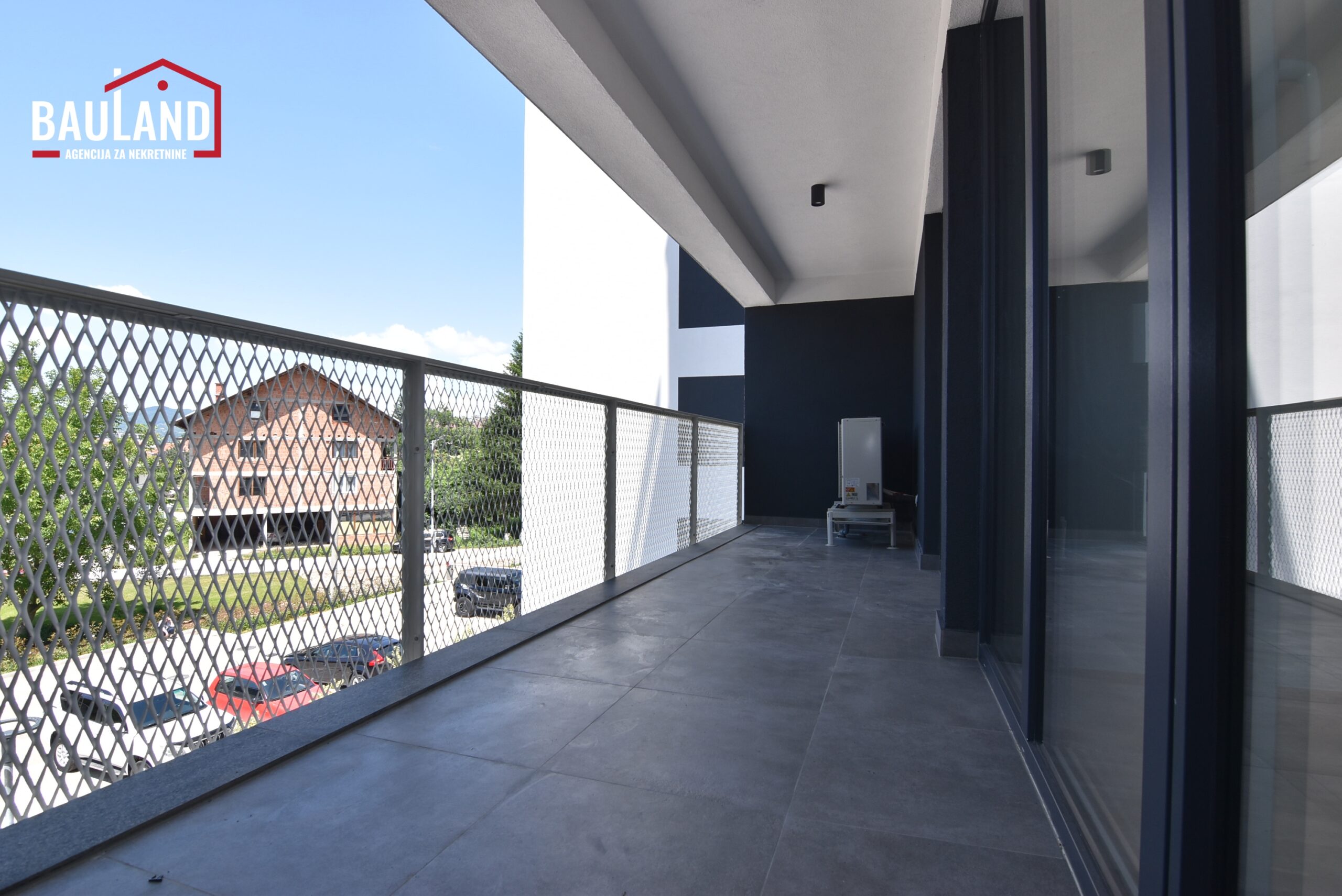 12 poslovni prostor za najam naselje Otes Ilidža