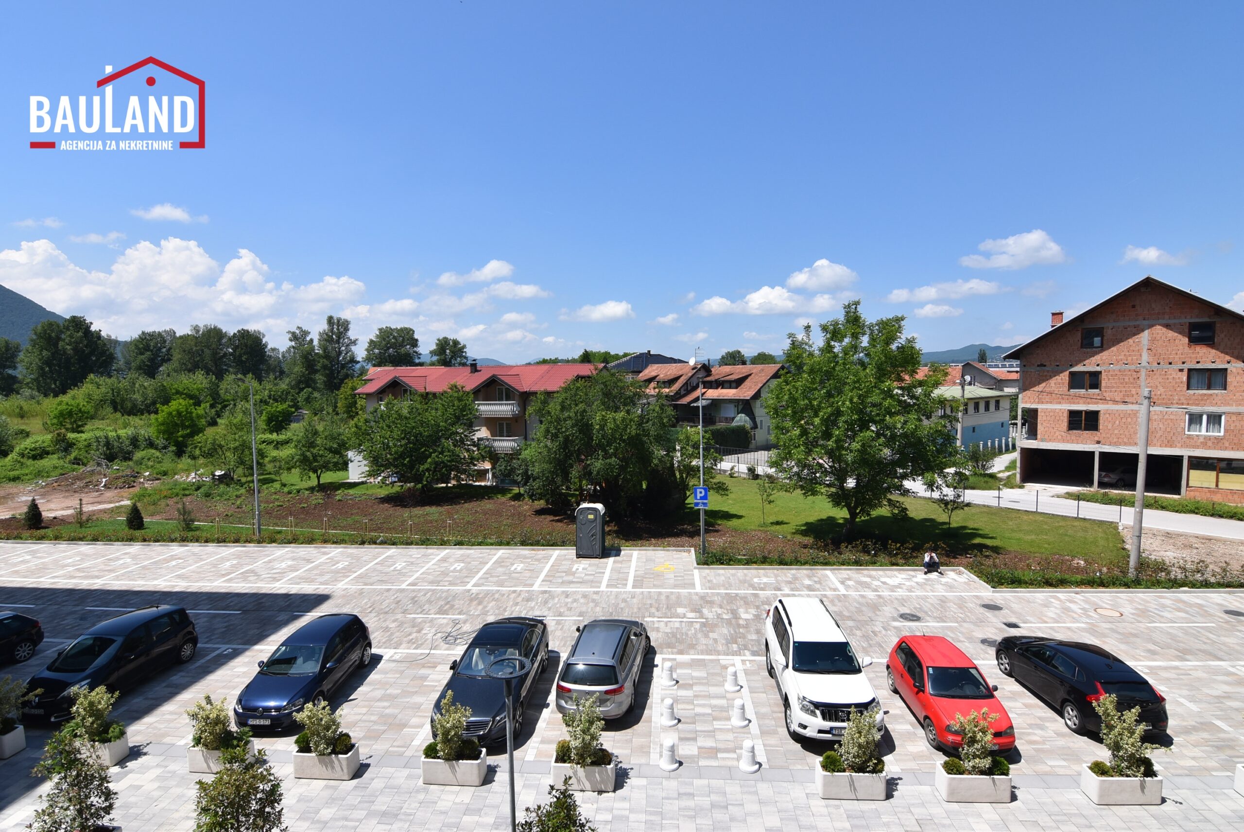 19 poslovni prostor za najam 81m2 II sprat Otes Ilidža