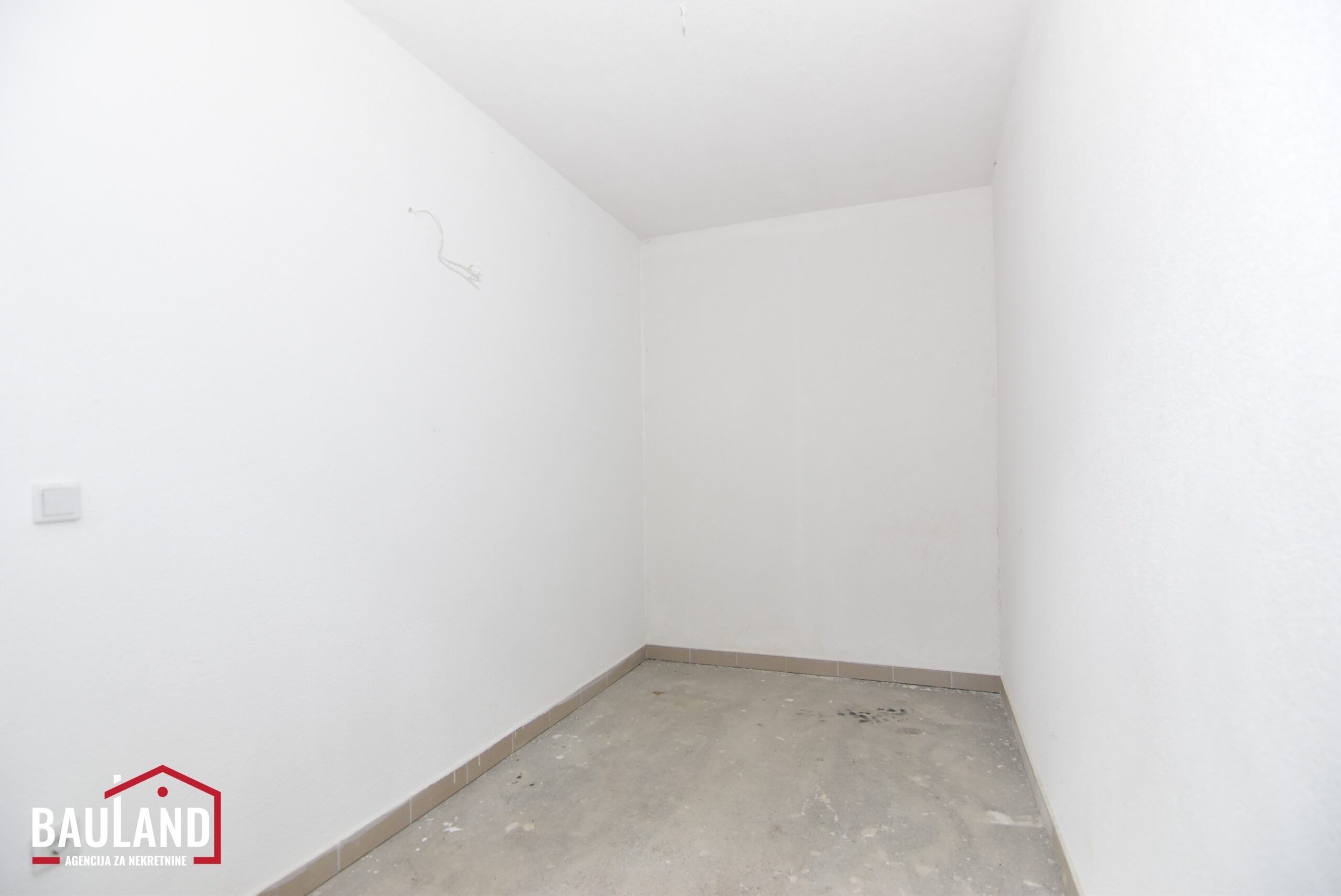 6 iznajmljuje se poslovni prostor na Šipu u ulici Branilaca Šipa Centar