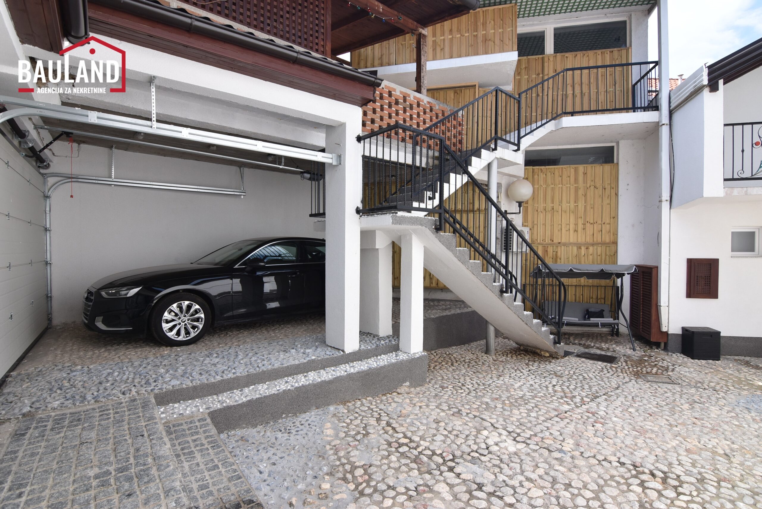 4 kuće za najam sa garažnim parking mjestom