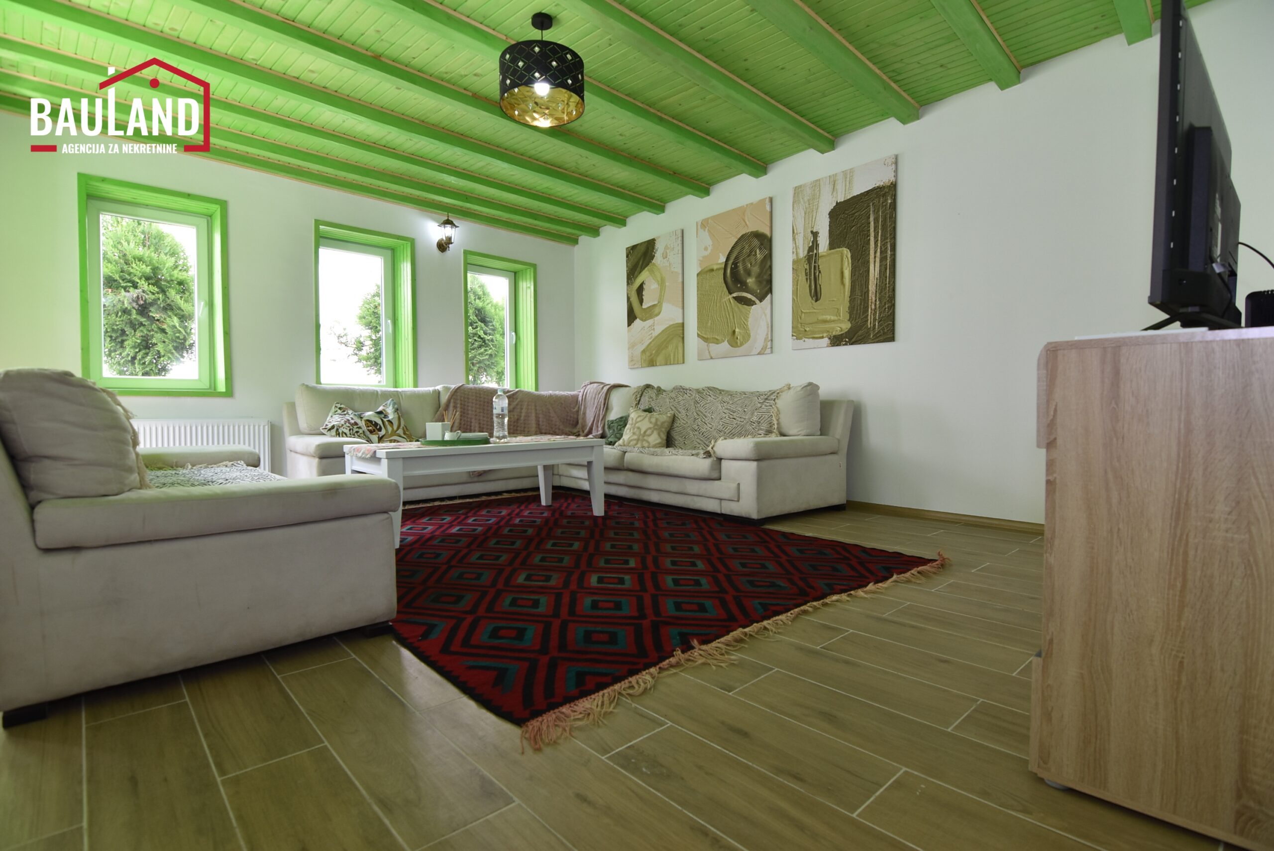 14 iznajmljuju se dvije porodične tek renovirane kuće u Starom Gradu