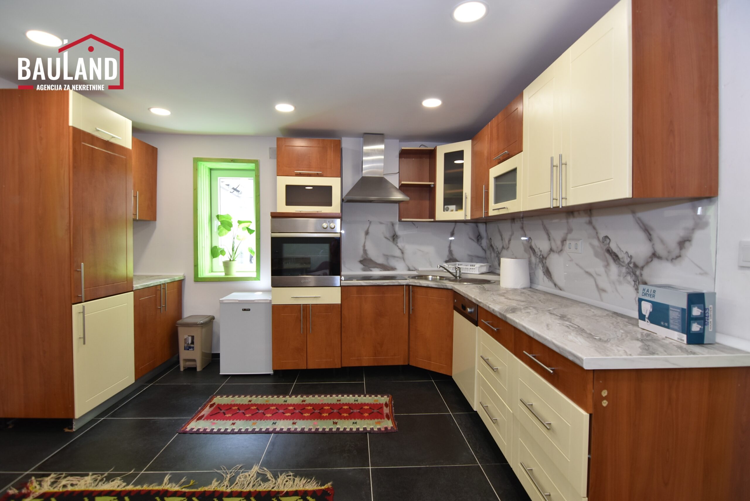 17 kuće za najam garažno parking mjesto i vanjski jacuzi