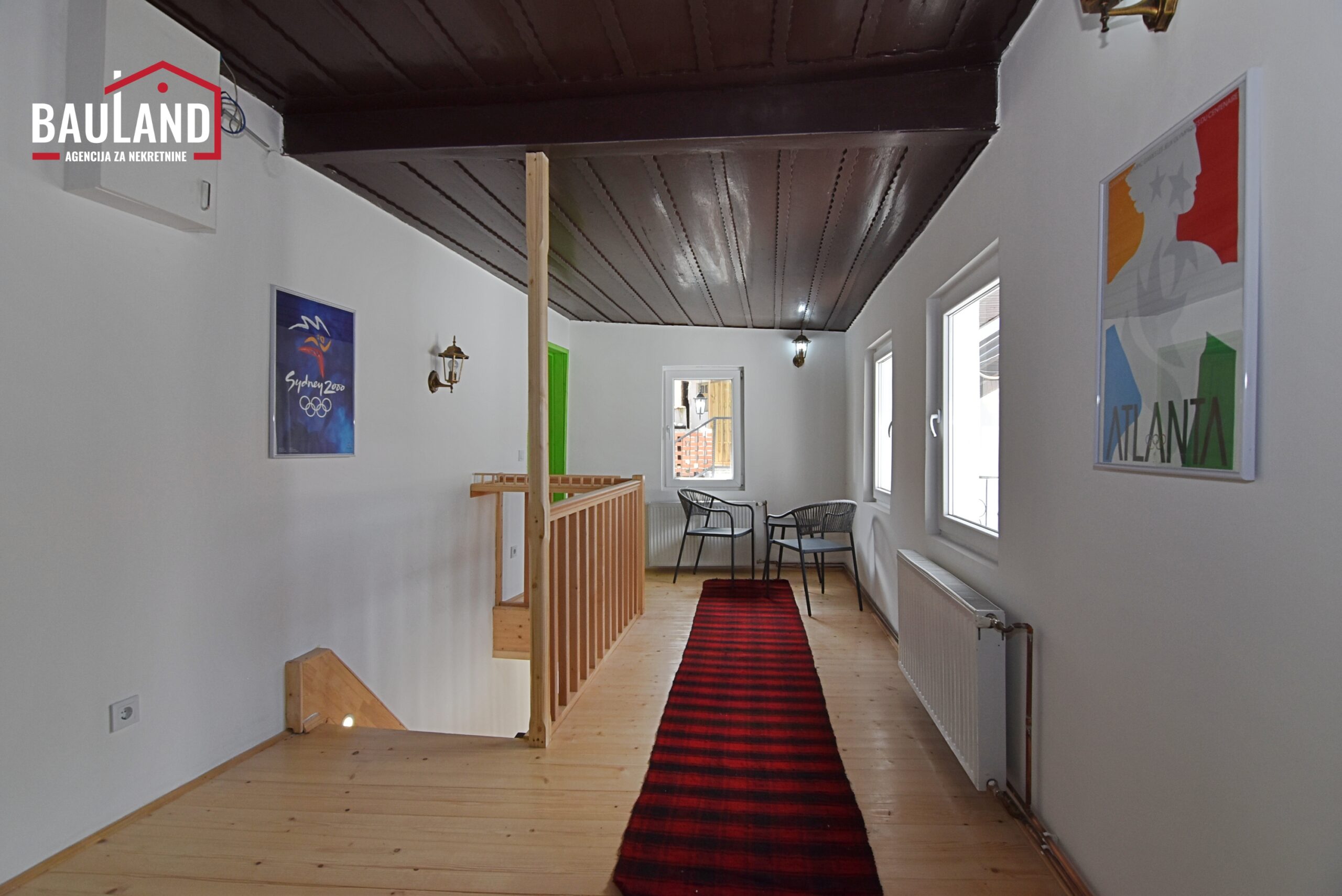 23 iznajmljuju se dvije porodične kuće sa zajedničkim dvorištom i dva odvojena ulaza