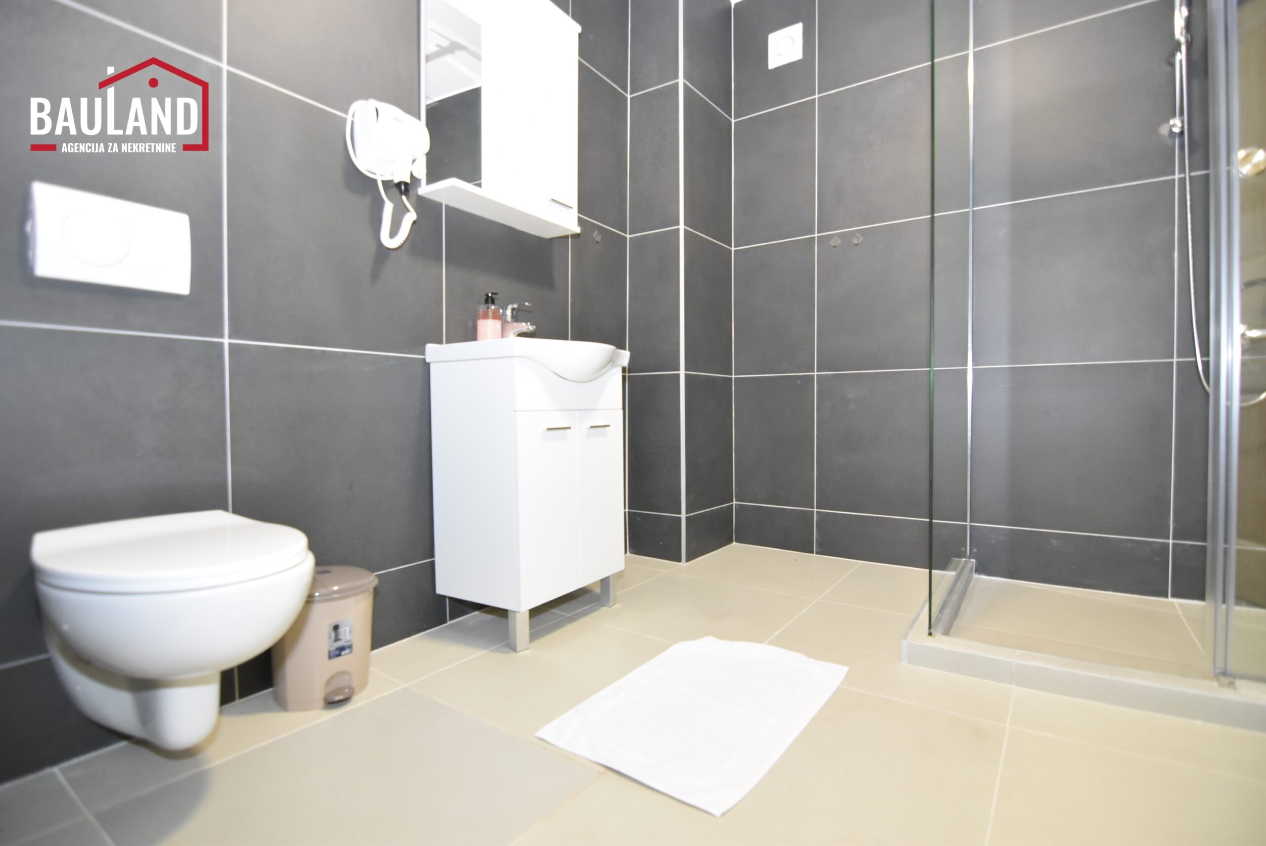 33 kuće za najam garažno parking mjesto, jacuzi, tuš, vanjski roštilj na terasi