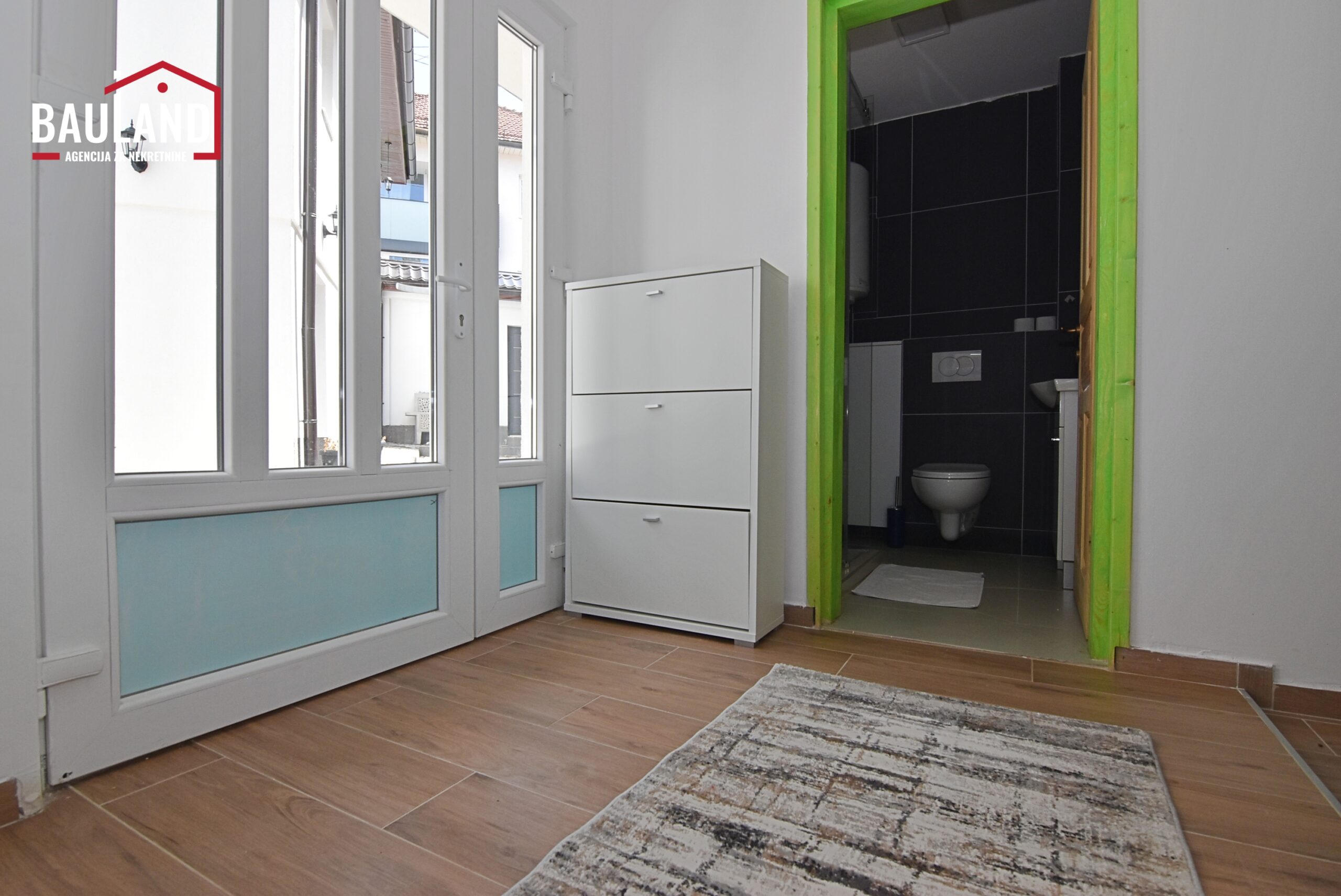 35 iznajmljuju se dvije kuće u ulici Očaktanum Općina Stari Grad Sarajevo