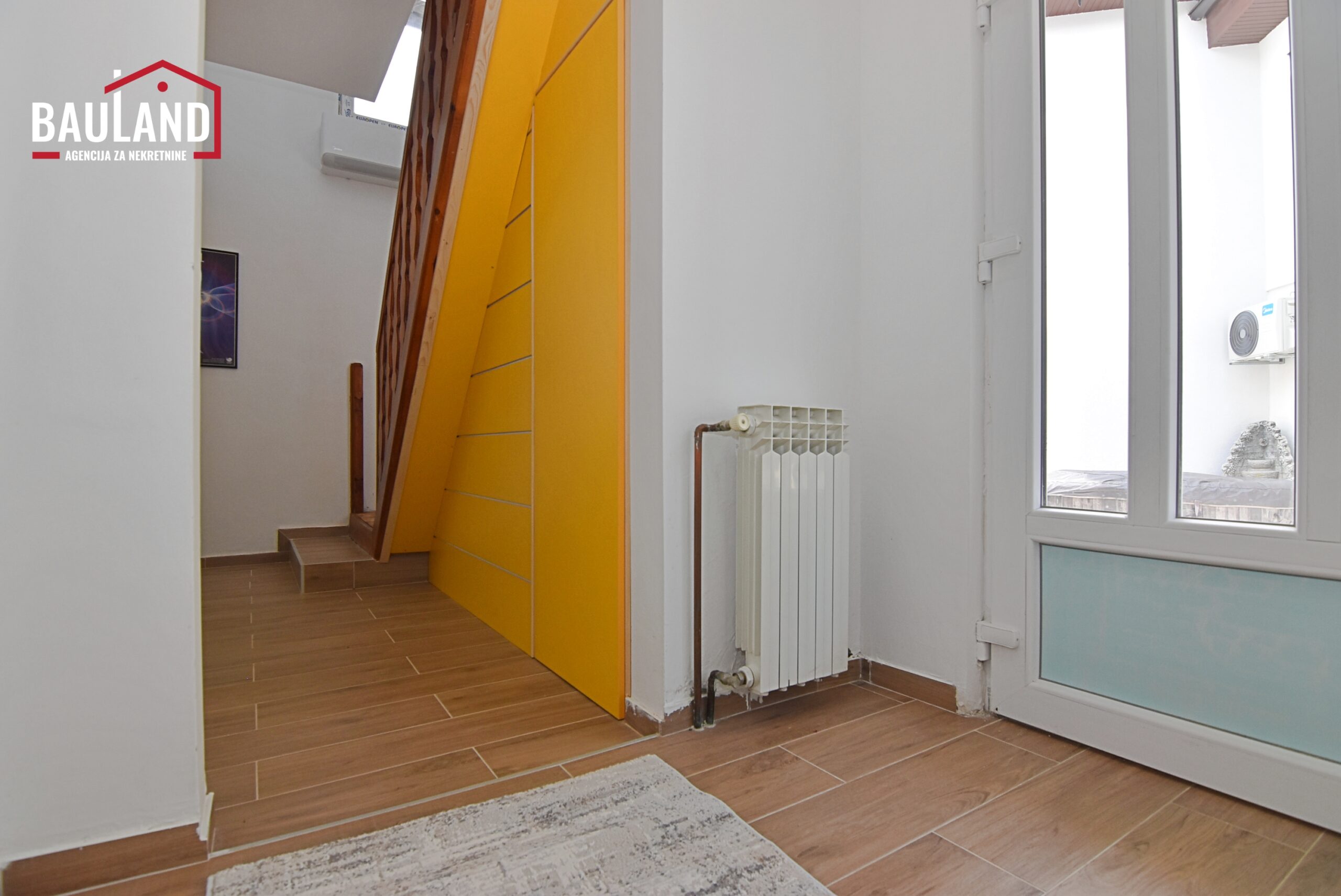 37 iznajmljuju se dvije kuće sa odvojenim ulazima i zajedničkim dvorištem Očaktanum Kovači Stari Grad