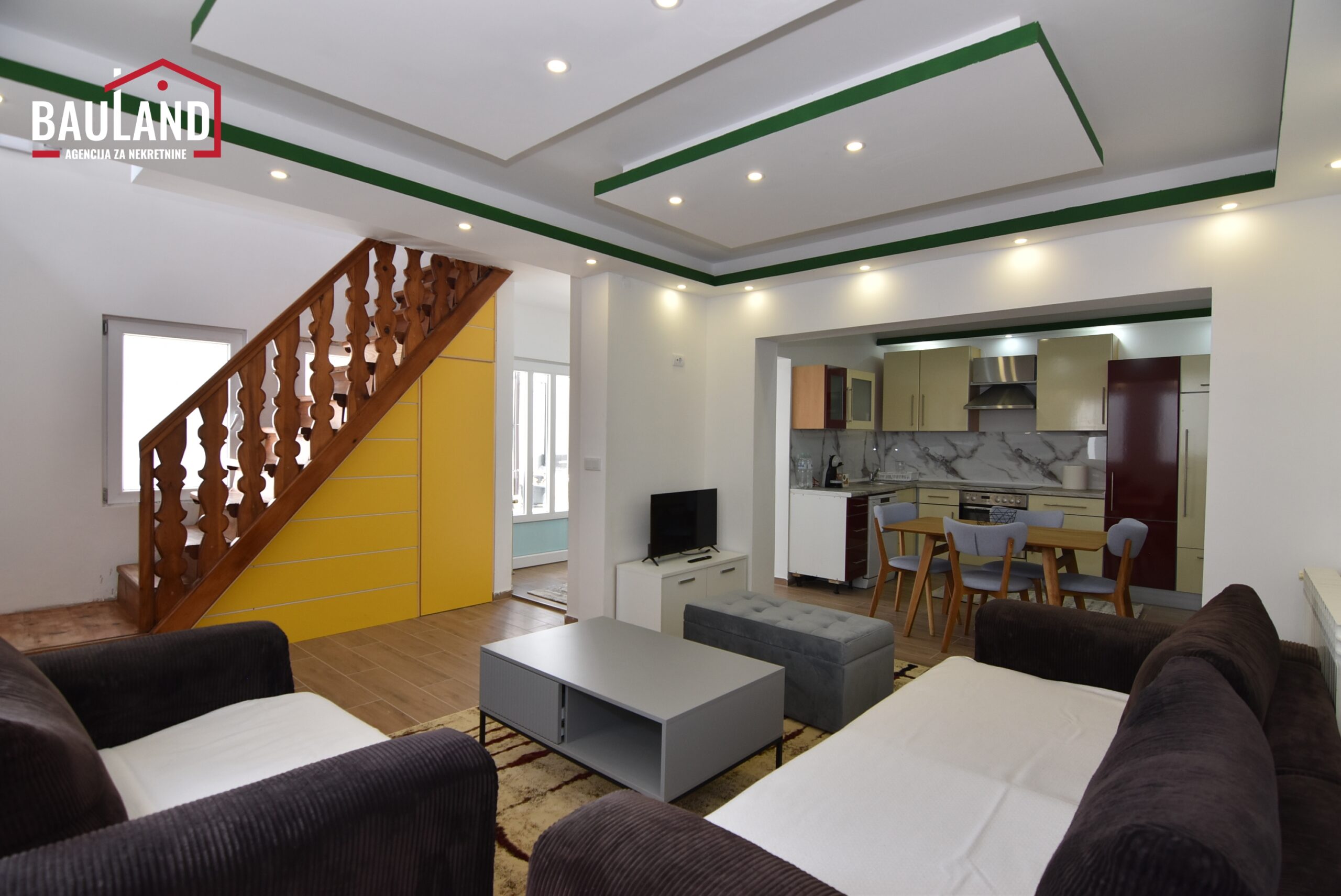 38 najam dvije kuće sa posebnim ulazima garažnim parking mjestom vanjskim jacuzijem tušom vanjskim roštiljem na terasi