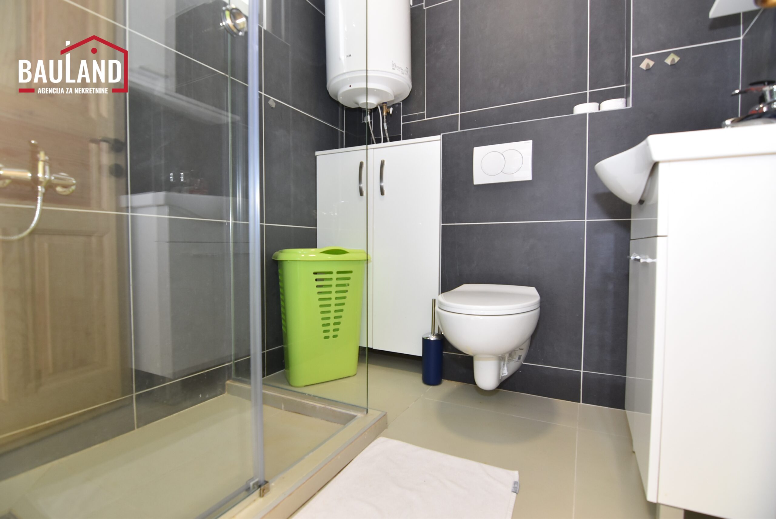 44 dvije kuće za najam sa odvojenim ulazima