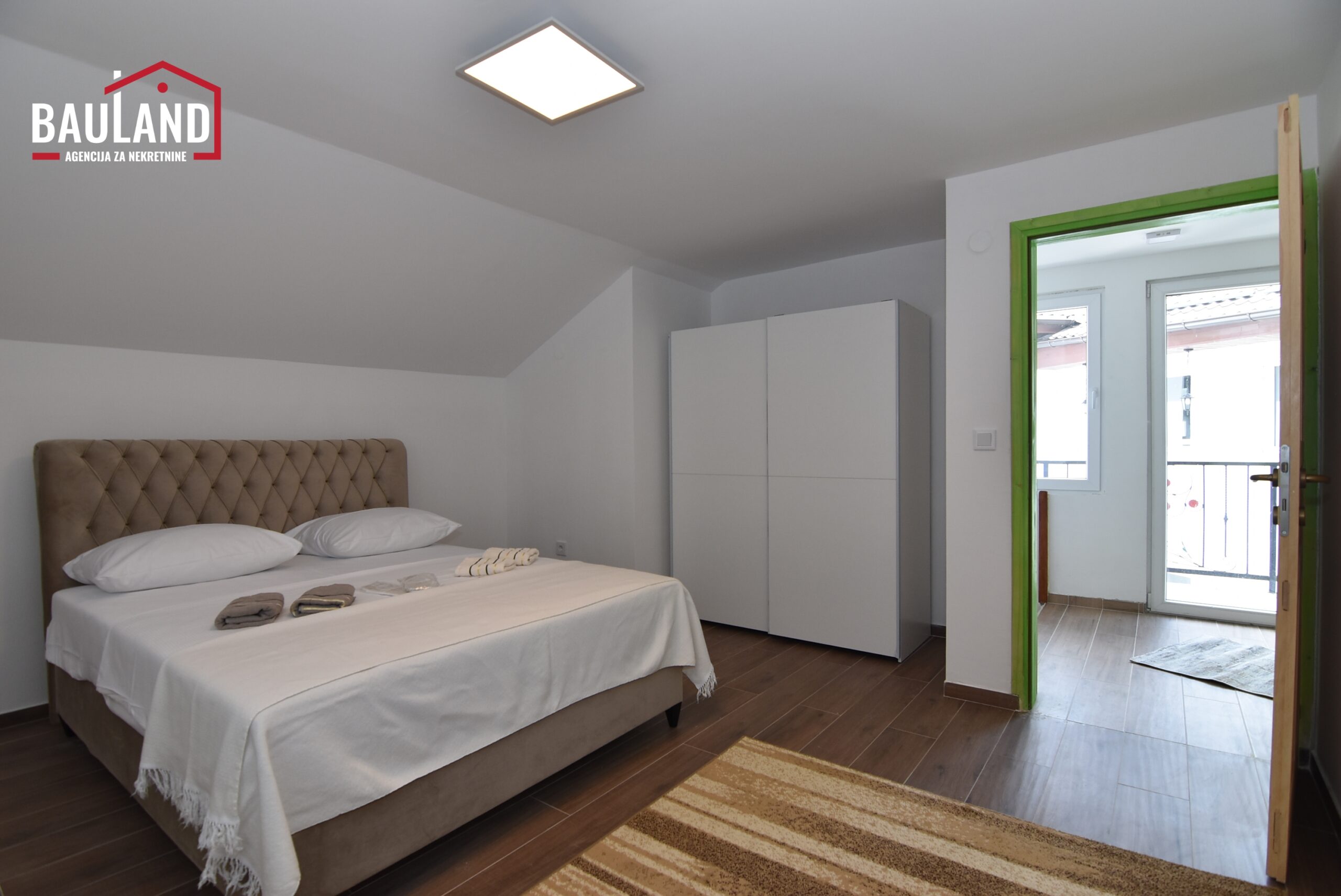 47 kuće za najam 420m2 zajedničko dvorište odvojeni ulazi