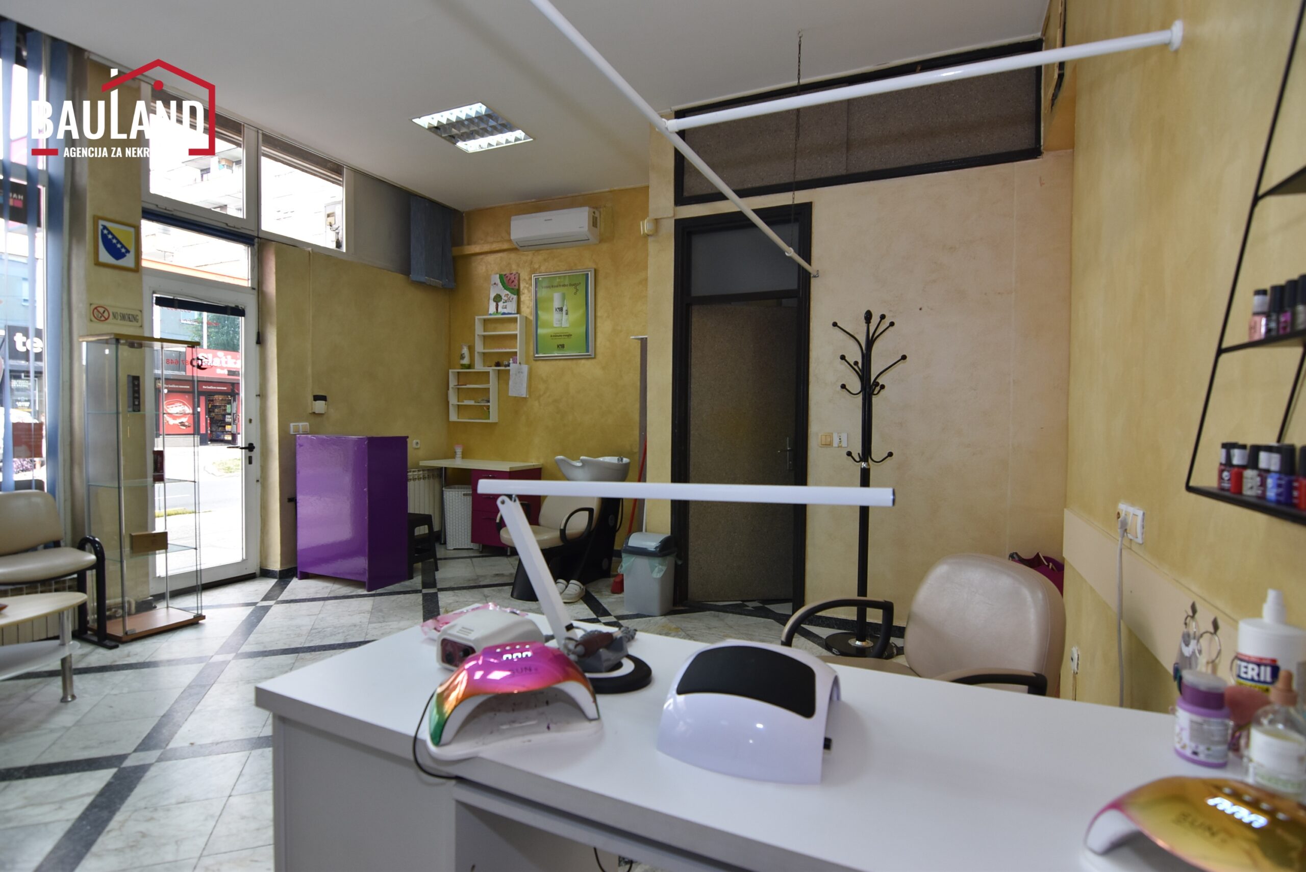 4 iznajmljuje se višenamjenski poslovni prostor u ulici Gradačačka