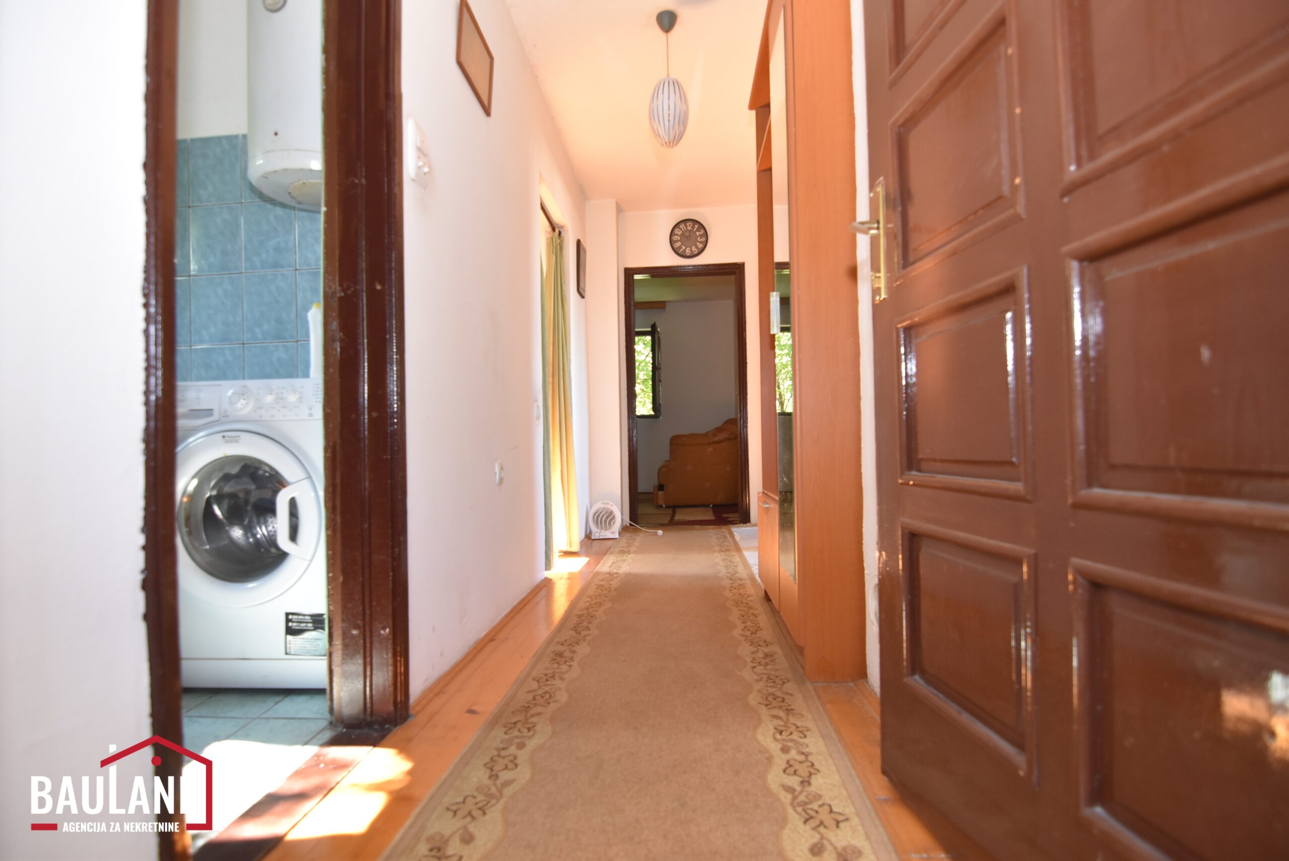 8 prodaja kuće sagrađena na parceli 253m2 u osnovi kuća ima 66m2