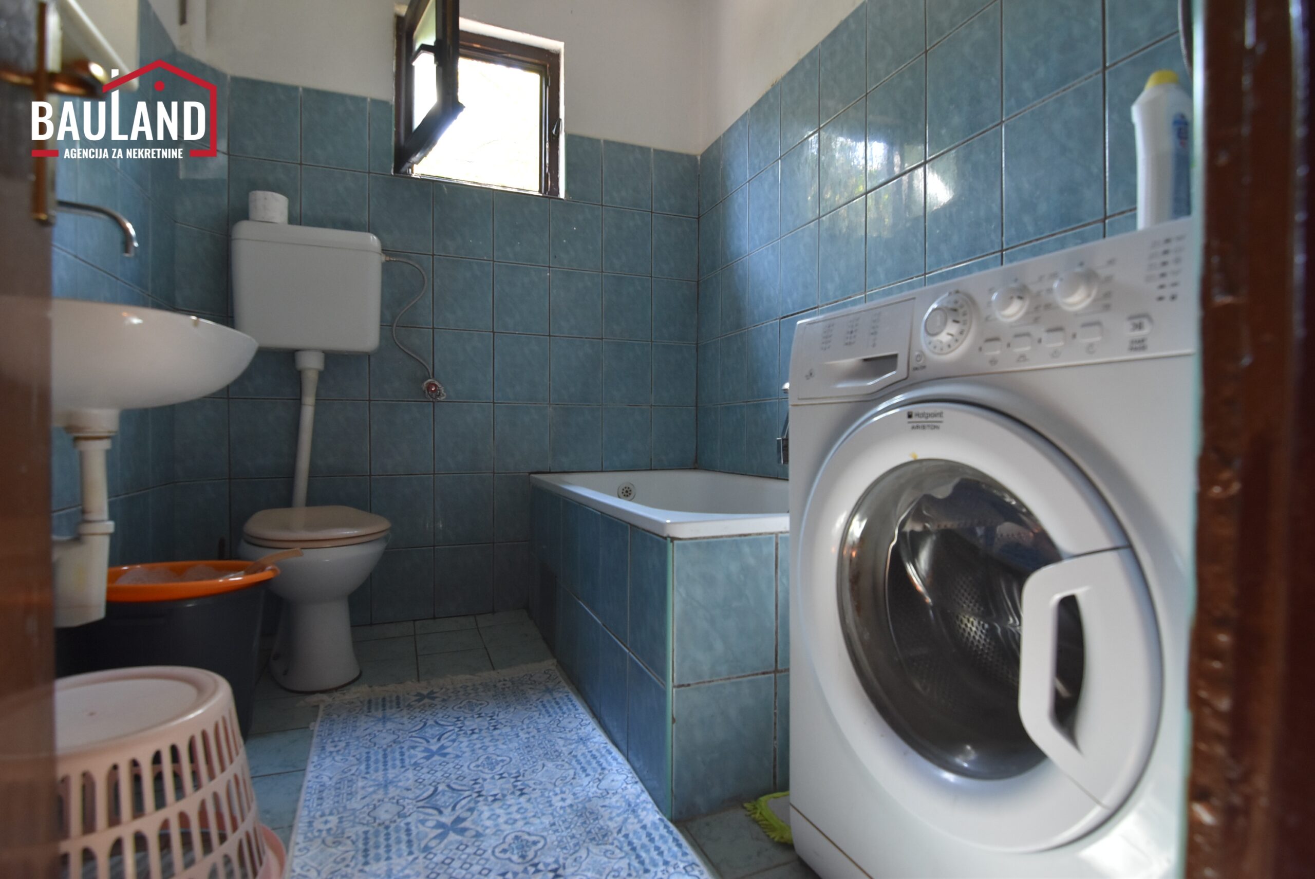 20 prodaje se kuća u izvornom stanju u ulici Enesa Herića naselje Boljakov potok