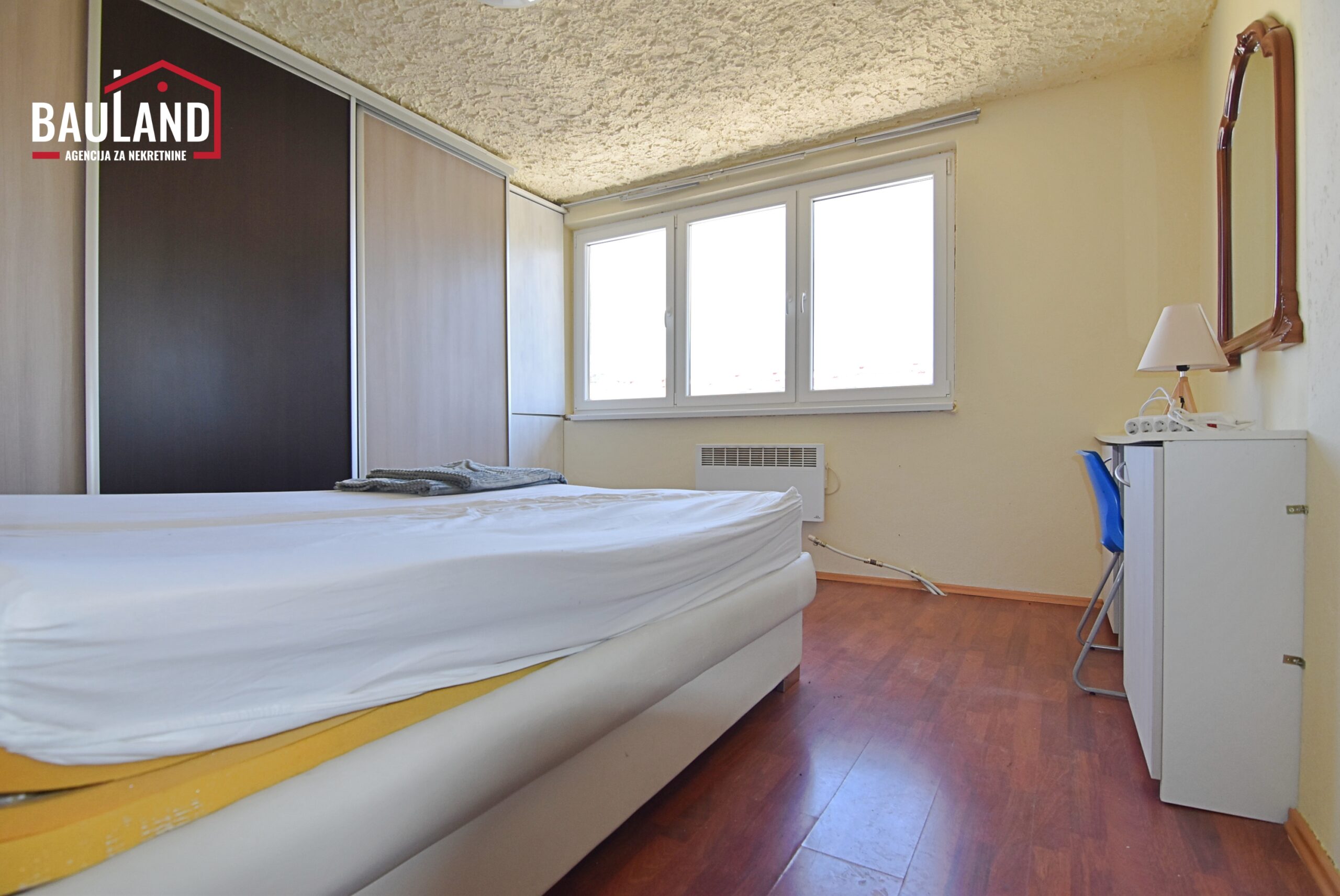 4 manji trosoban namješten stan za najam 56m2 Grbavica ul. Kemala Kapetanovića Novo Sarajevo