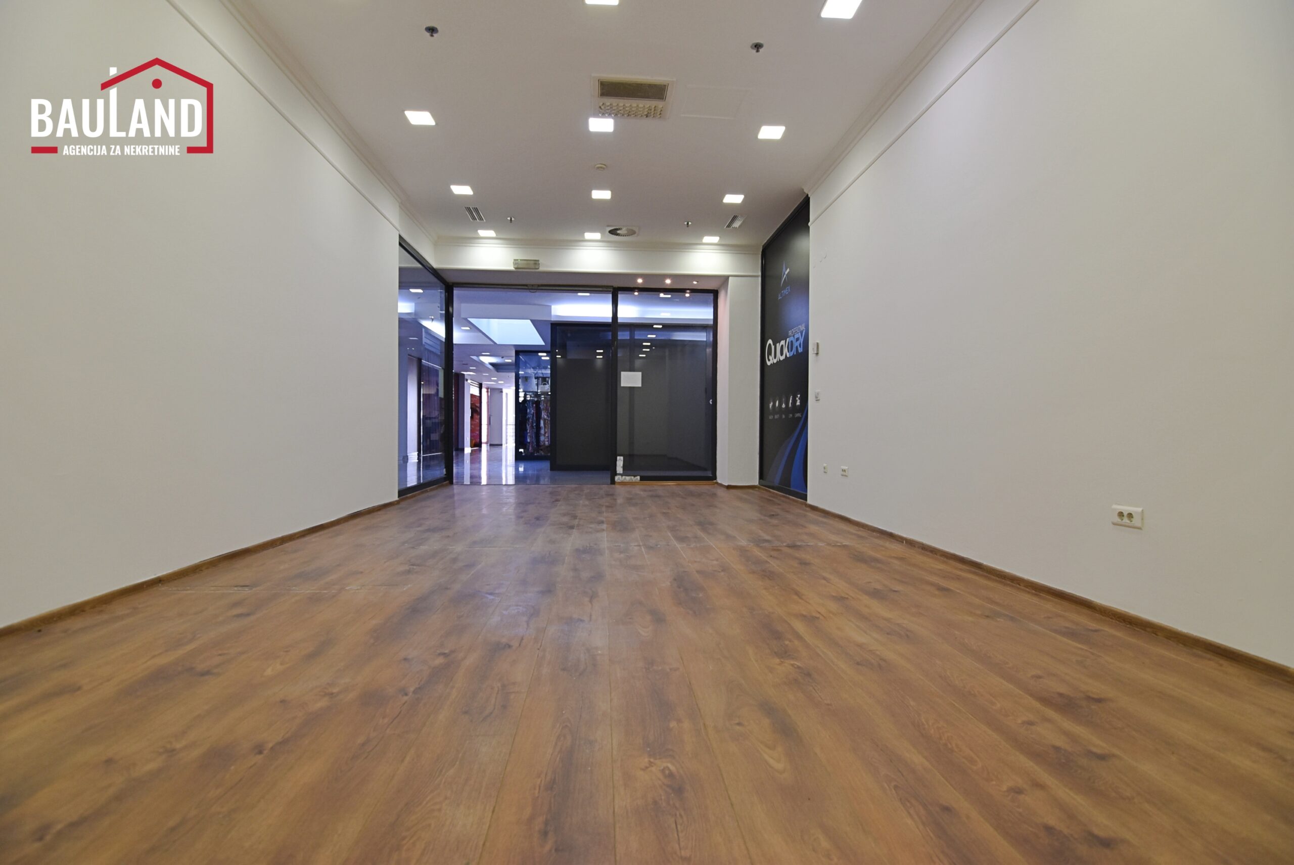2 poslovni prostor za najam III sprat Robot Socijalno