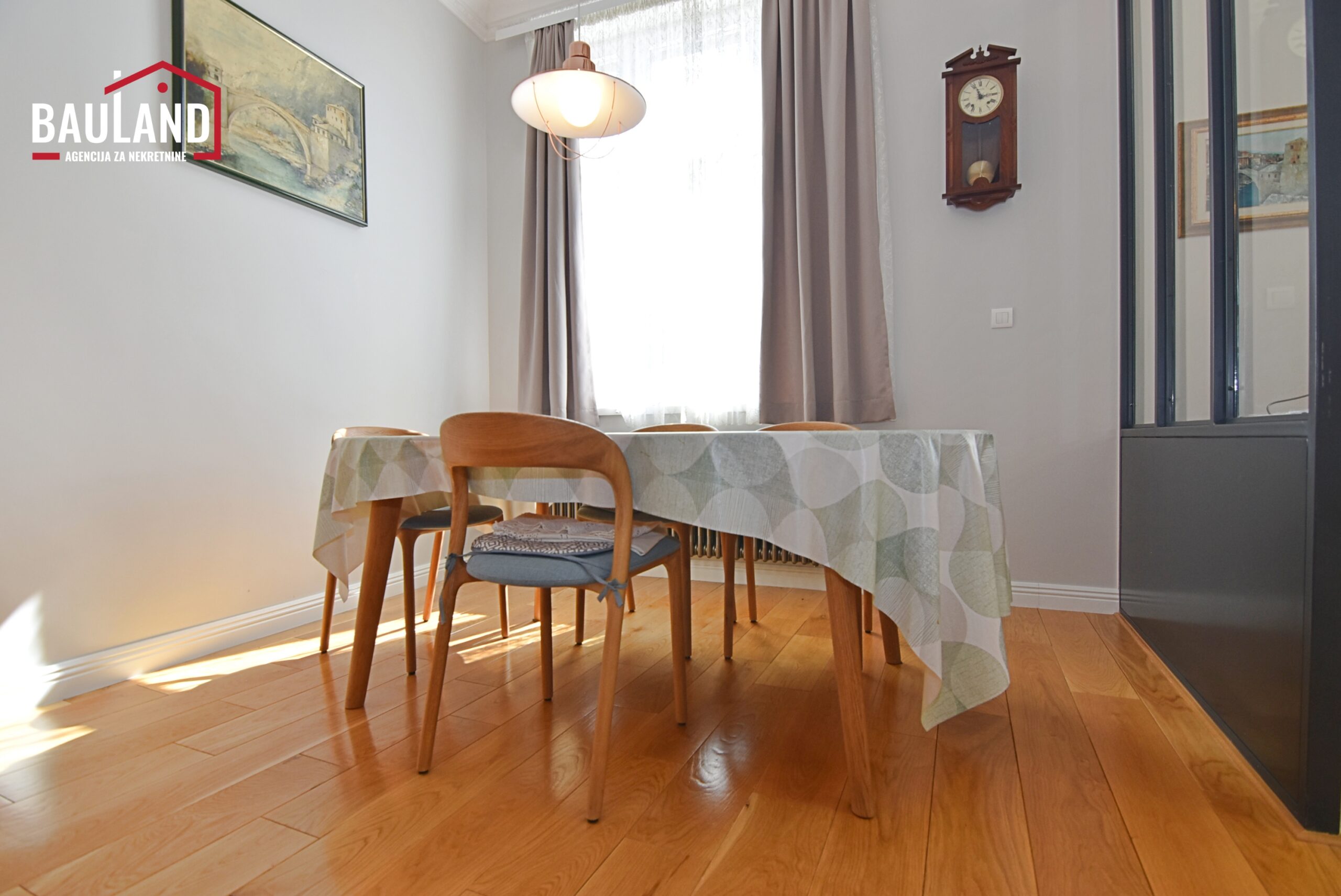 5 stan za iznajmljivanje trosoban 106m2 III sprat