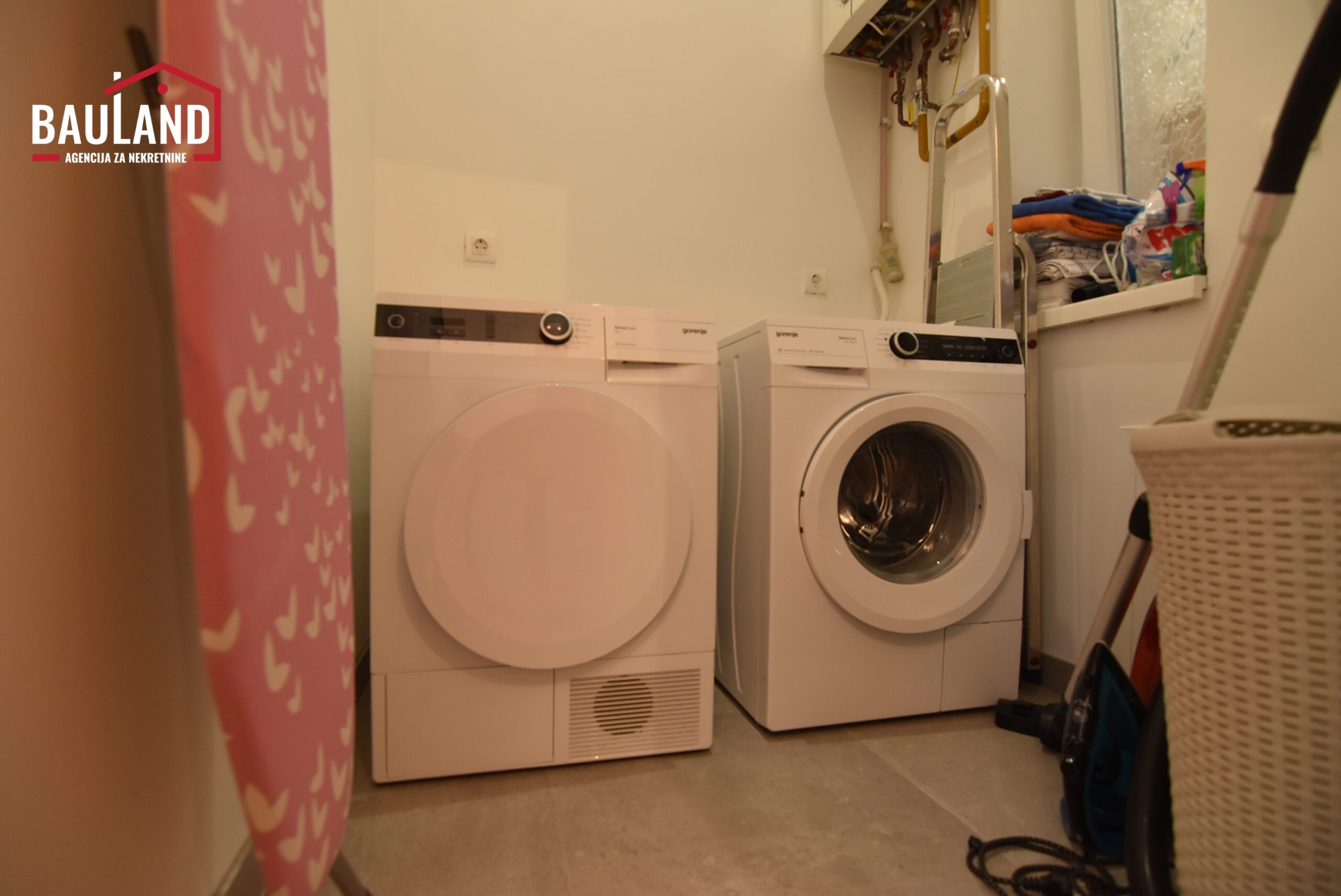 30 najam stana 106m2 III sprat Obala Kulina Bana