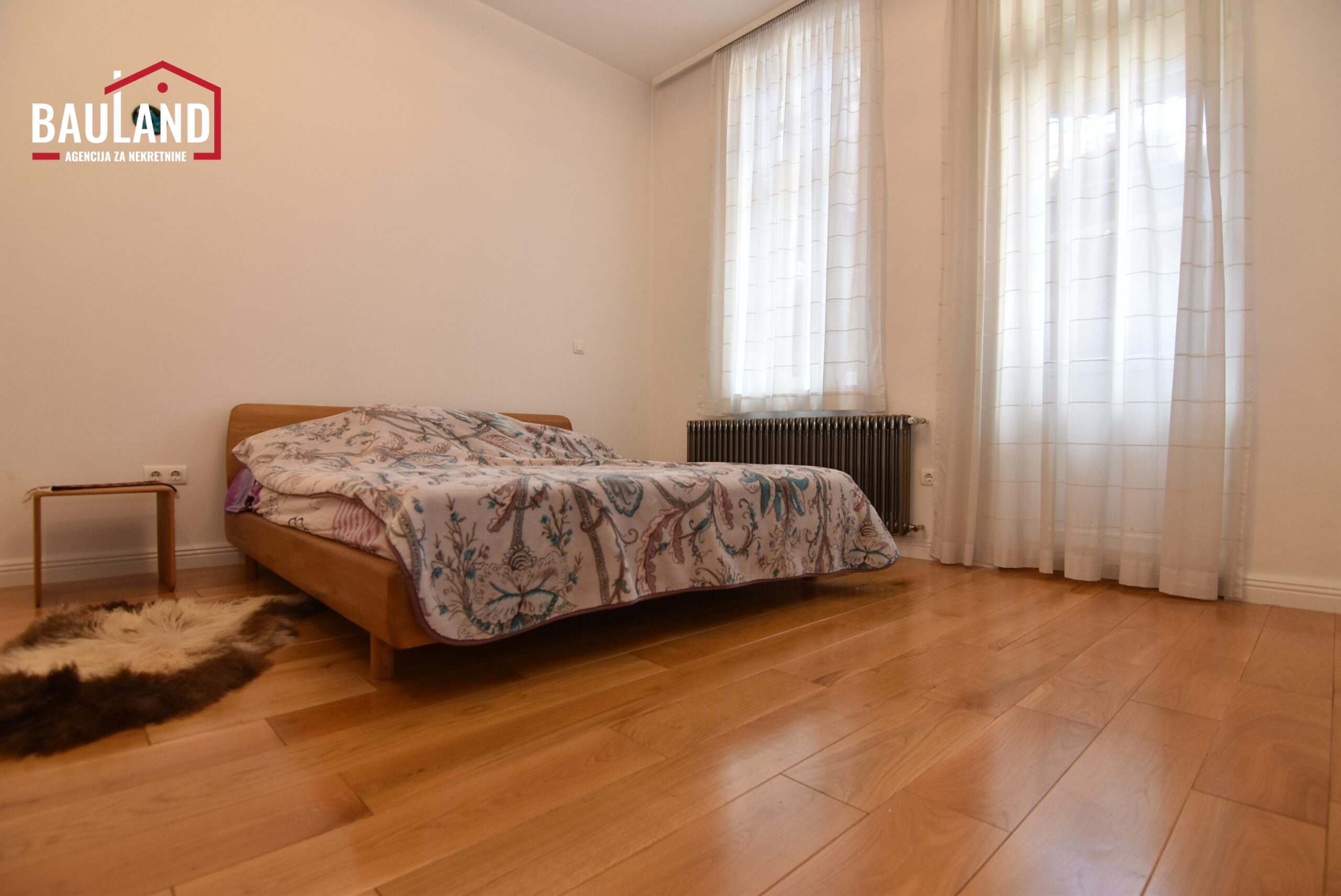 11 stan za iznajmljivanje površine 106m2