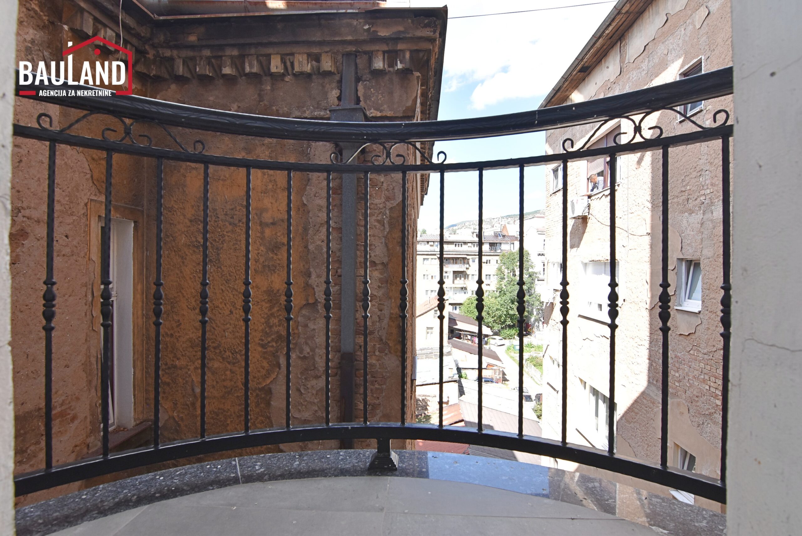 17 izdaje se namješten trosoban stan u Starom Gradu