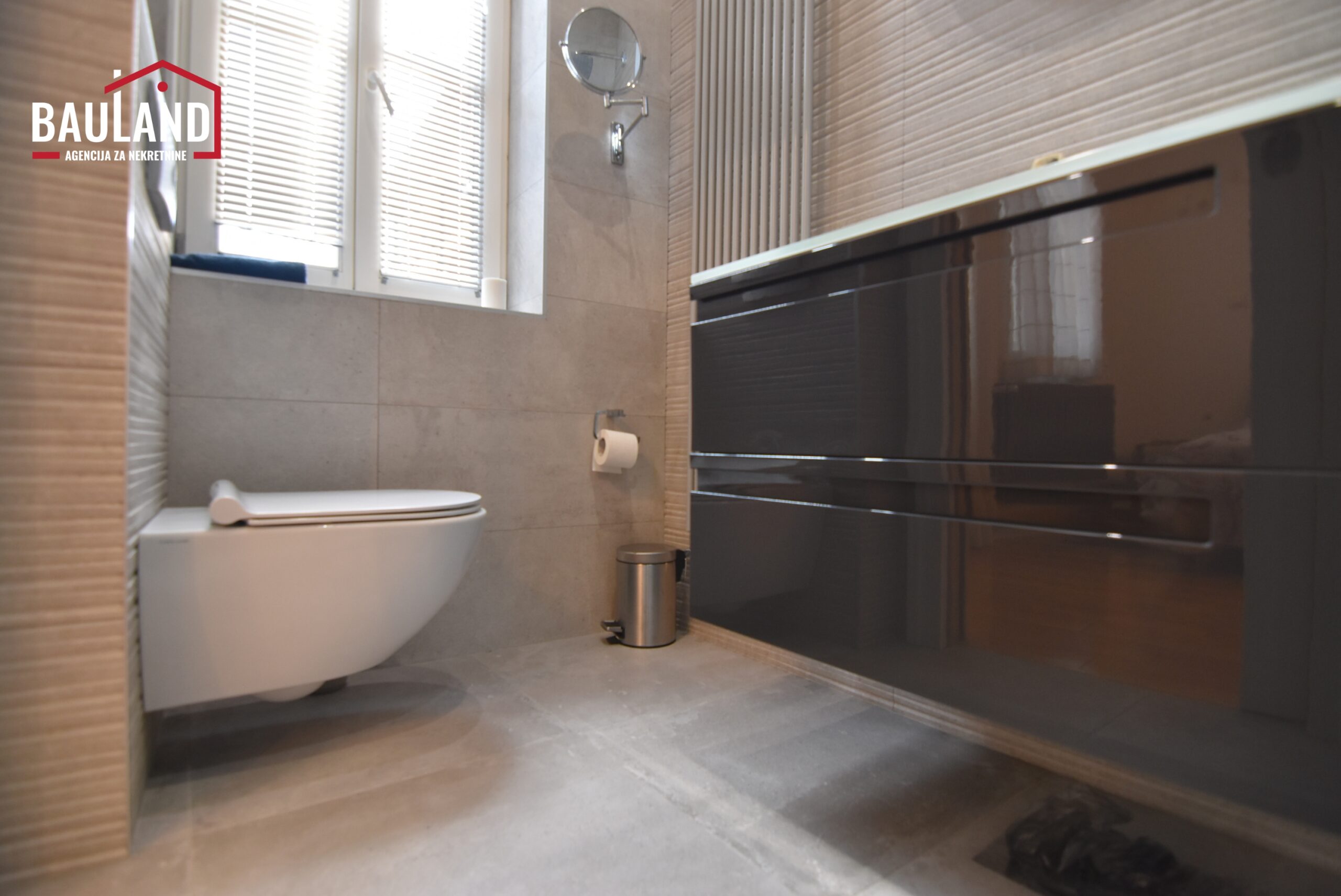 27 iznajmljuje se stan na duži vremenski period III sprat