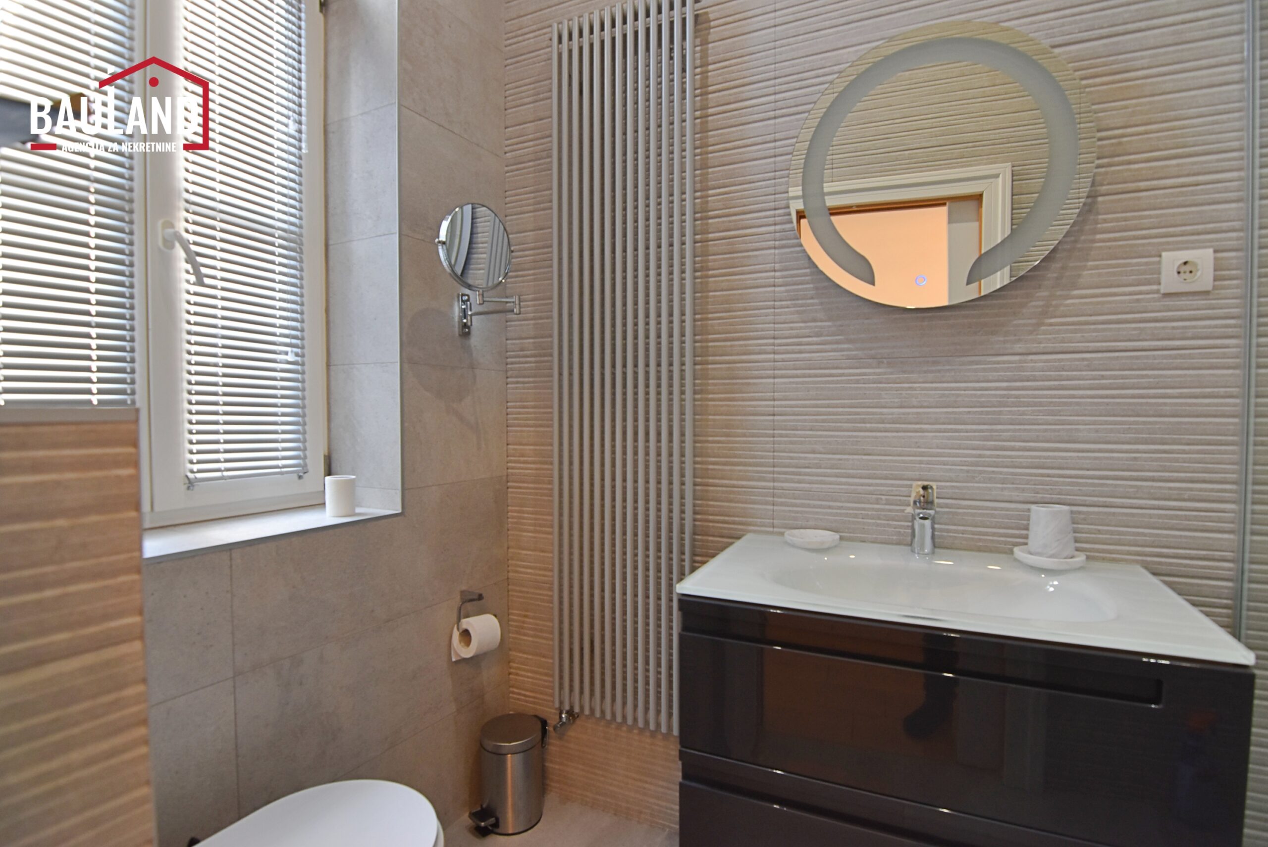 29 najam stana 106m2 III sprat Stari Grad